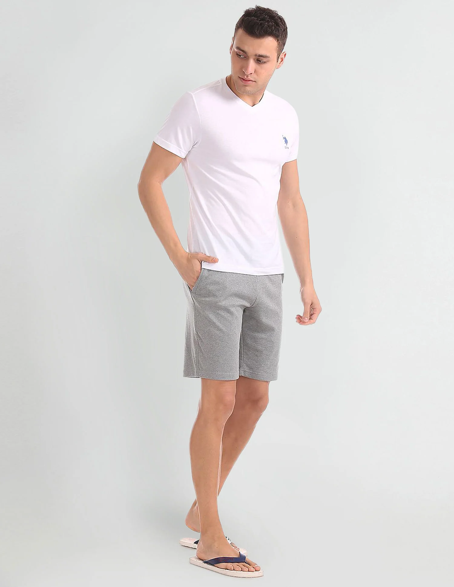 V-Neck Embroidered Logo I638 Lounge T-Shirt - Pack Of 1 - Image 2