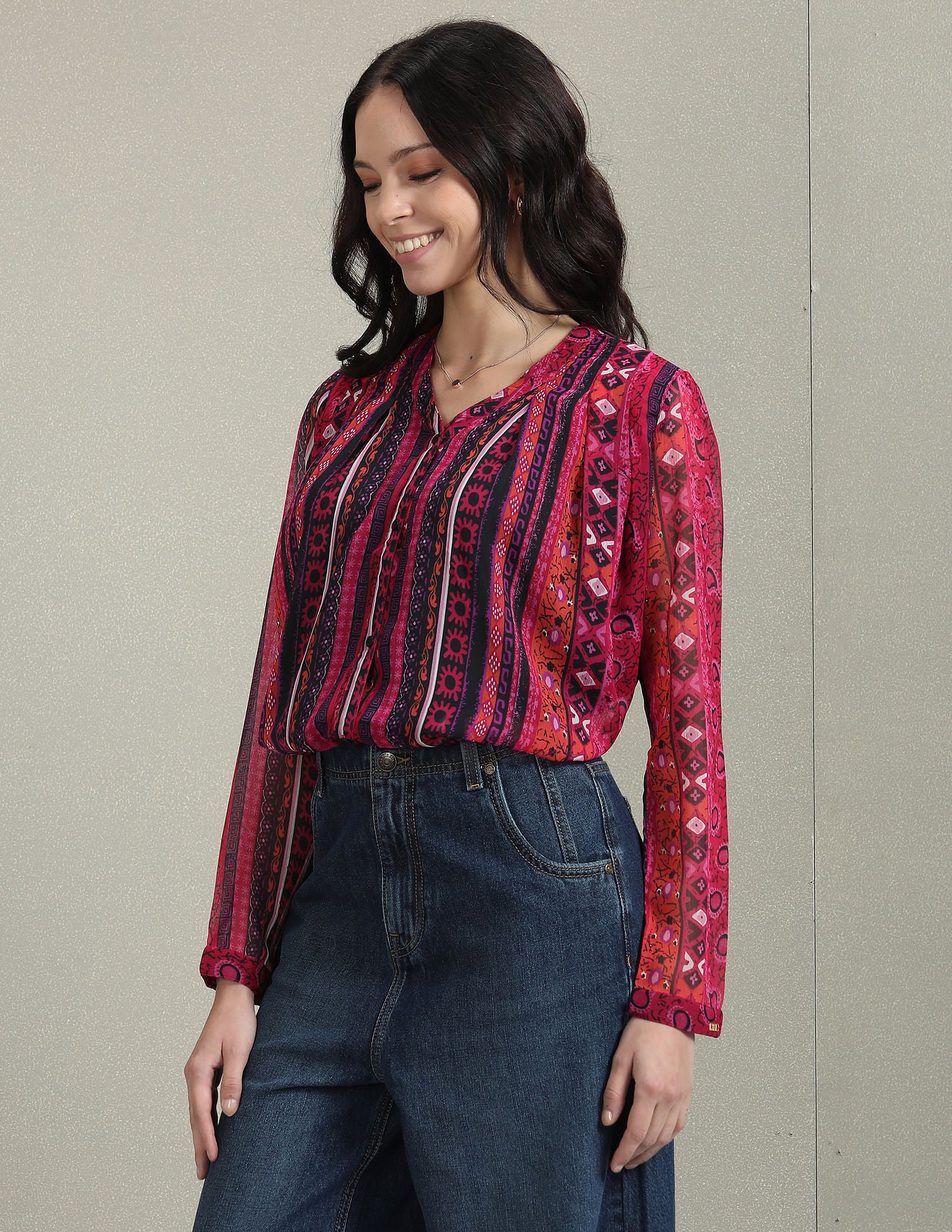 V-Neck Graphic Print Top - Image 4