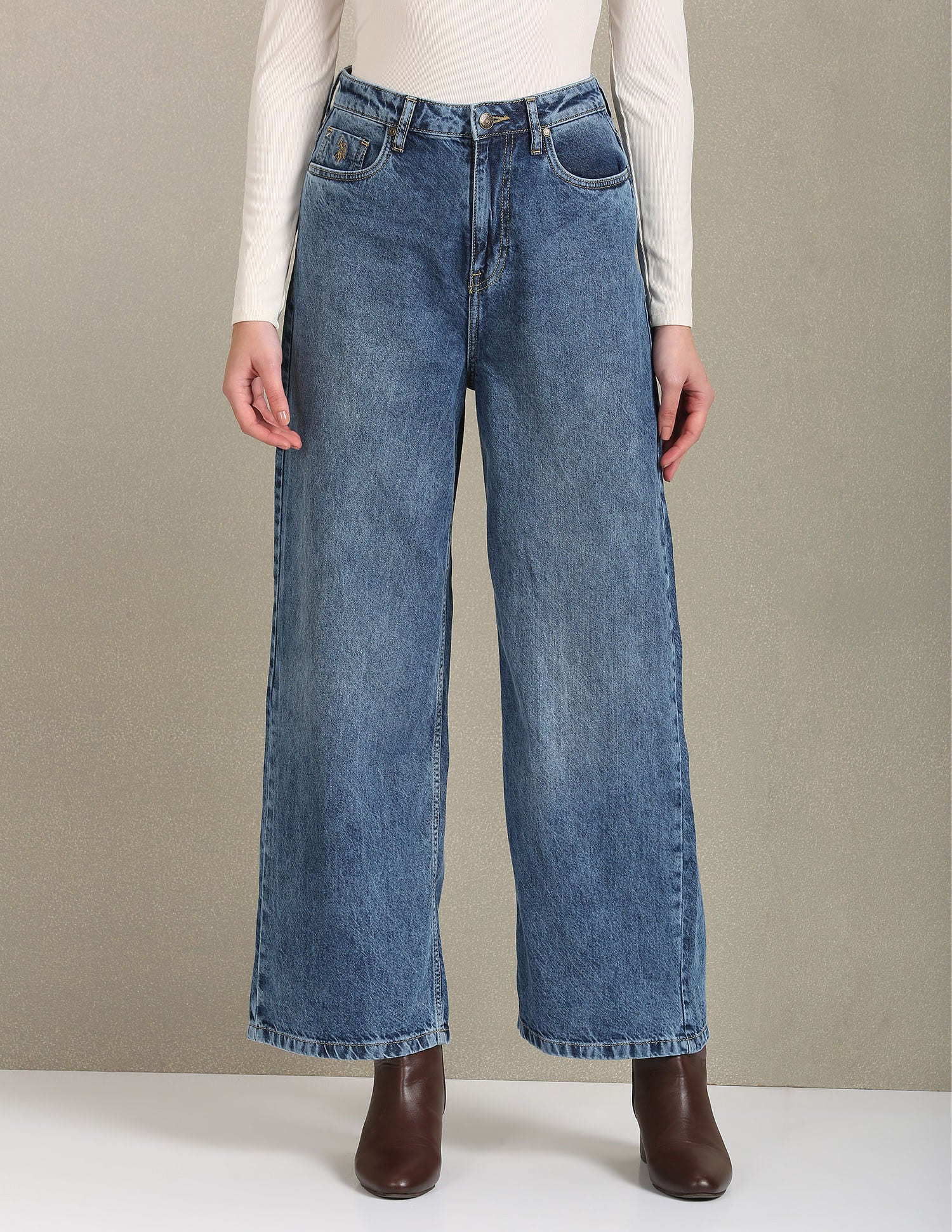 Wide Leg Mid Rise Jeans - Image 6