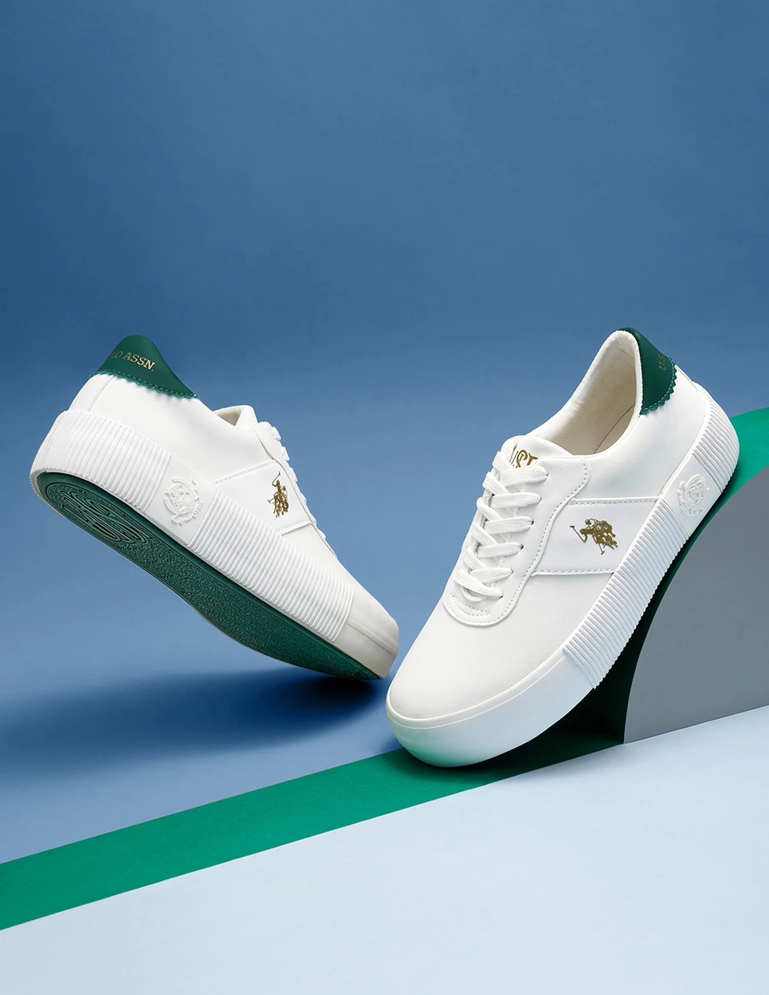 Women Cordela Solid Sneakers