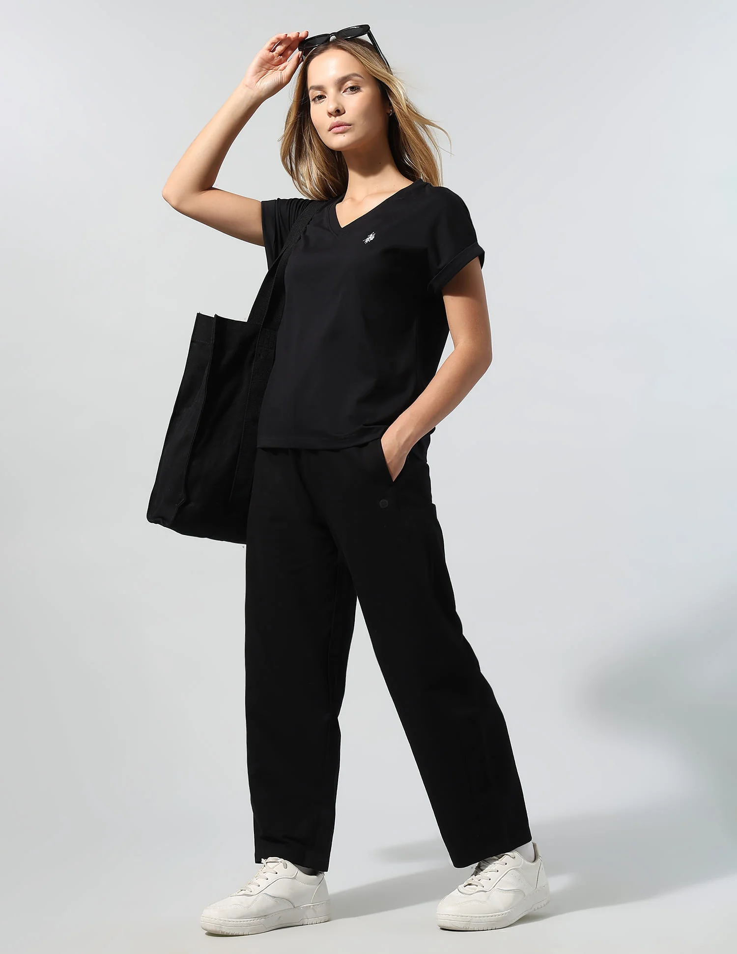Basic V-Neck Regular T-Shirt - Image 3