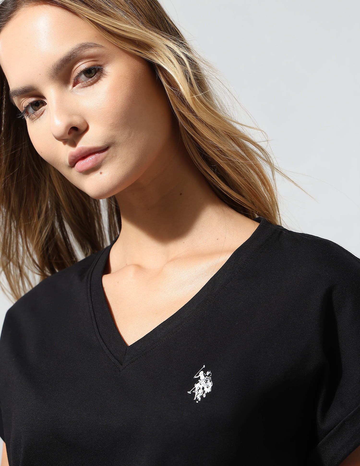 Basic V-Neck Regular T-Shirt - Image 7