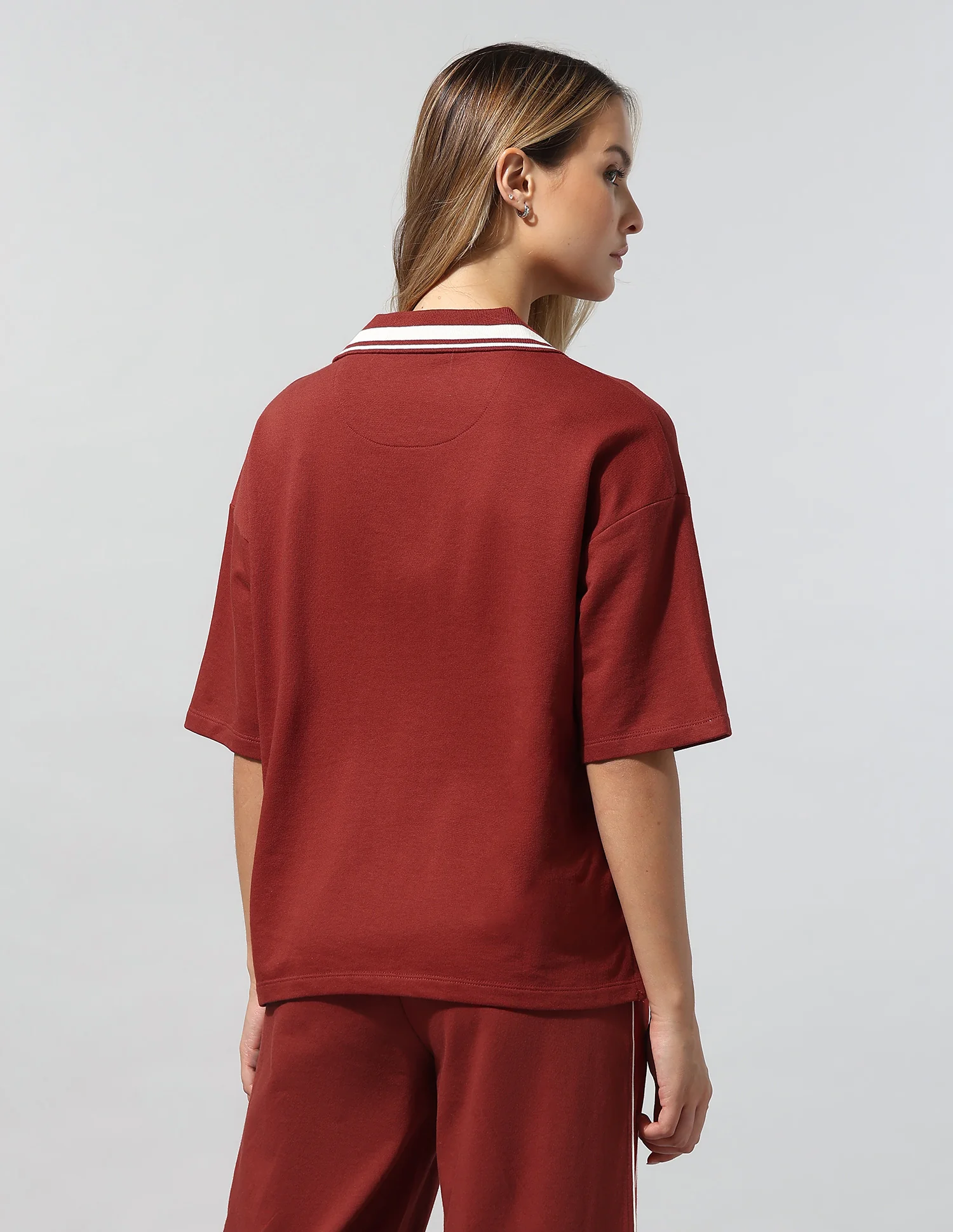 Brand Printed Relaxed Polo Shirt - Image 5