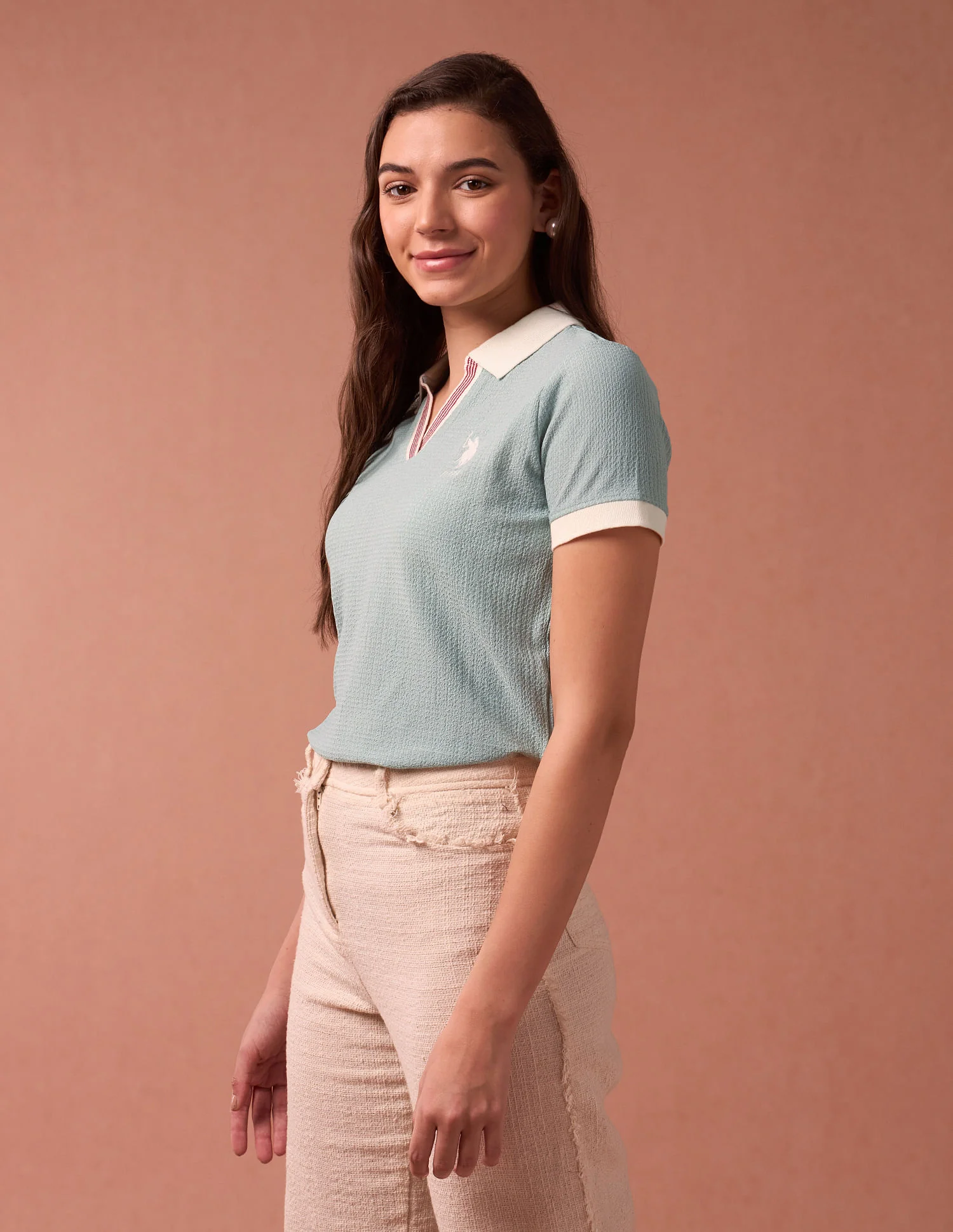 Contrast Collar Textured Polo Shirt - Image 4