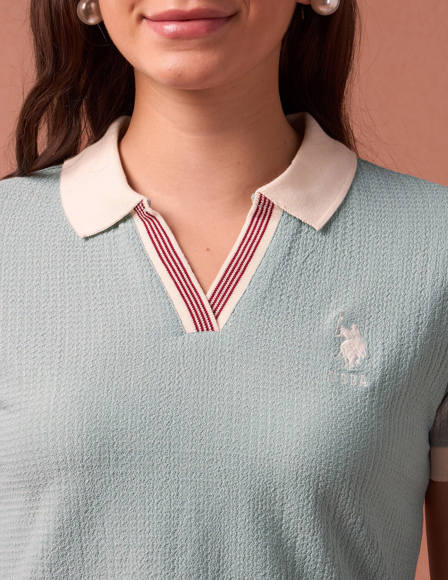 Contrast Collar Textured Polo Shirt - Image 7