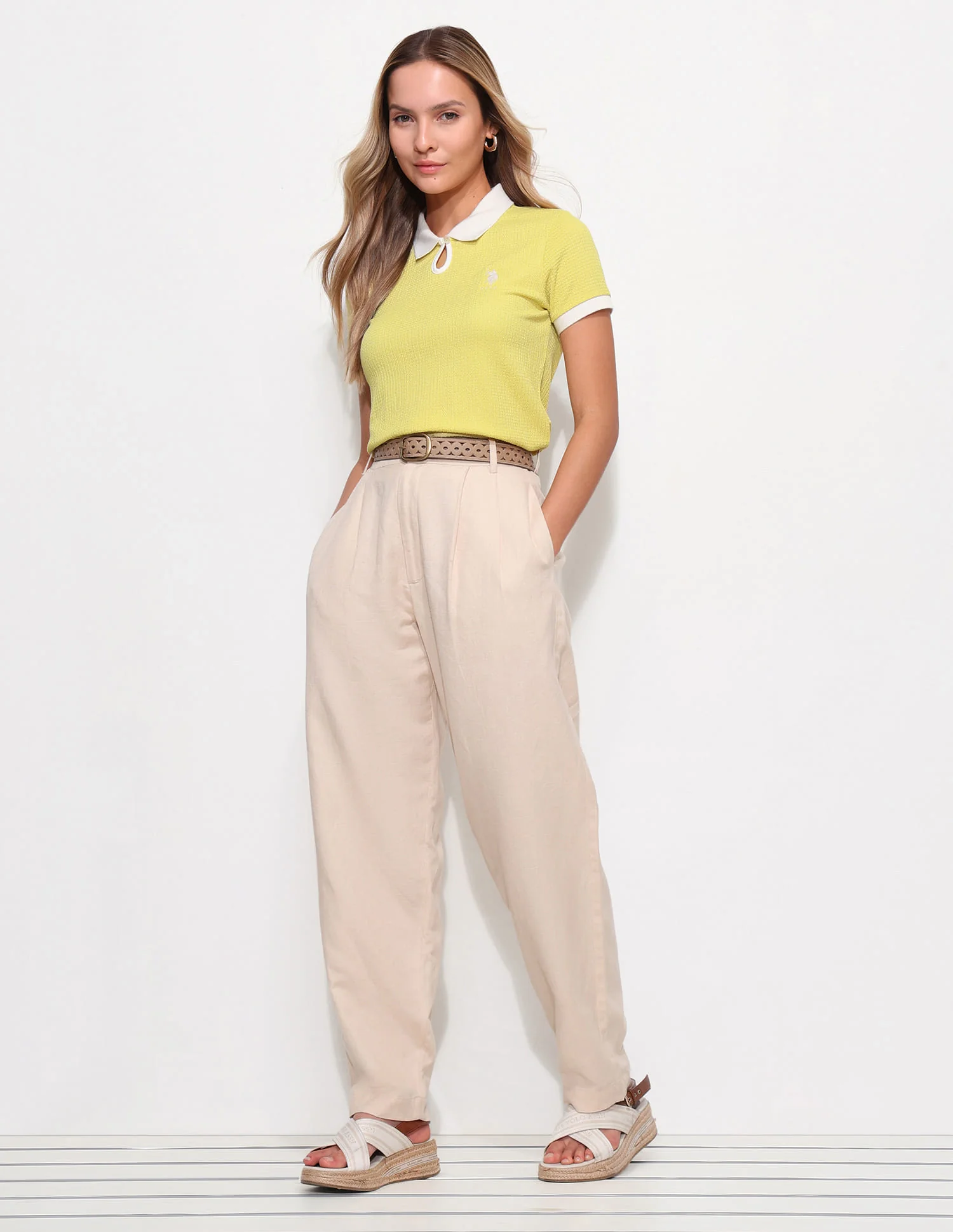 Contrast Collar With From Key Hole Tectured Polo - Image 3