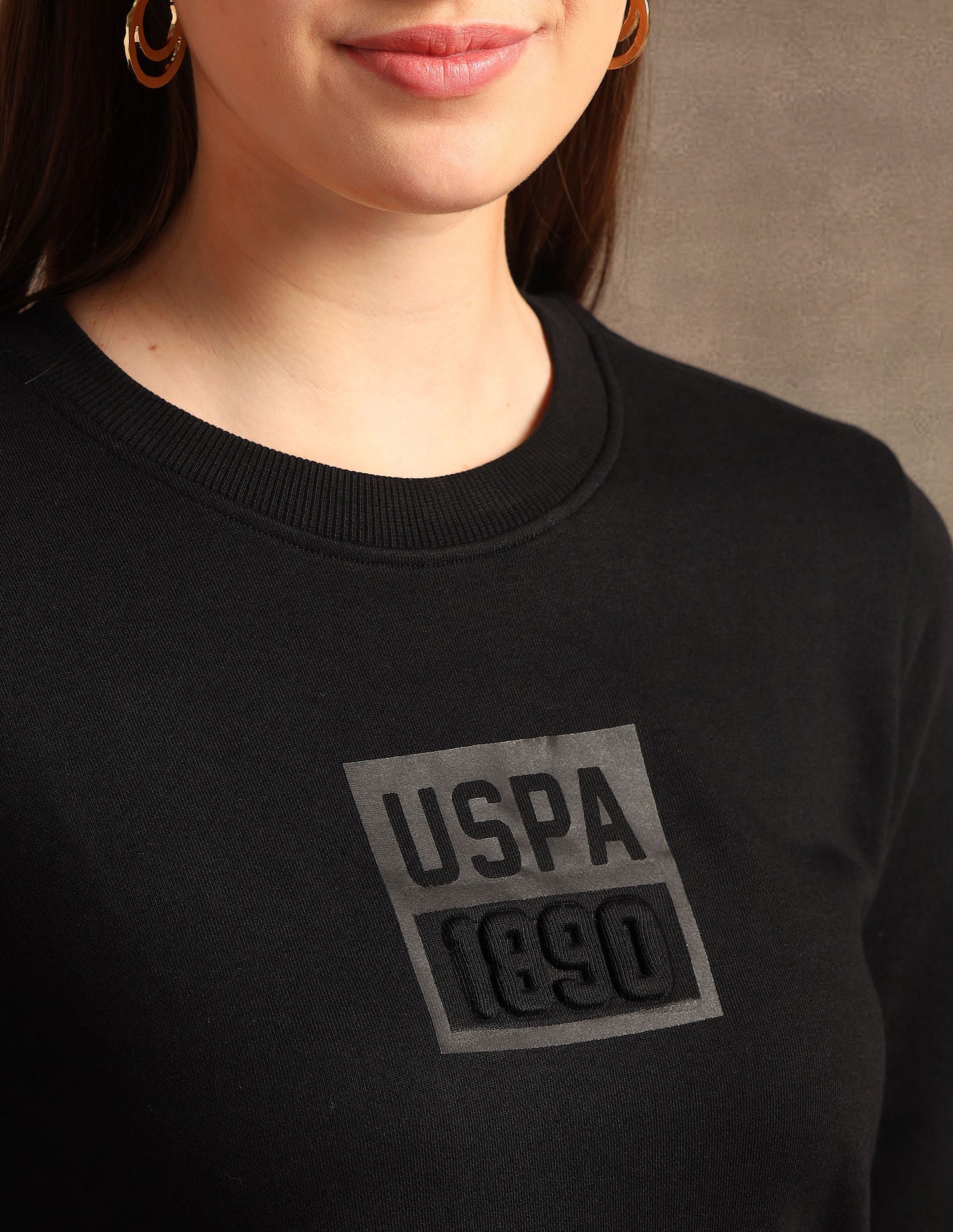 Crew Neck Embossed Logo Sweatshirt - Image 7