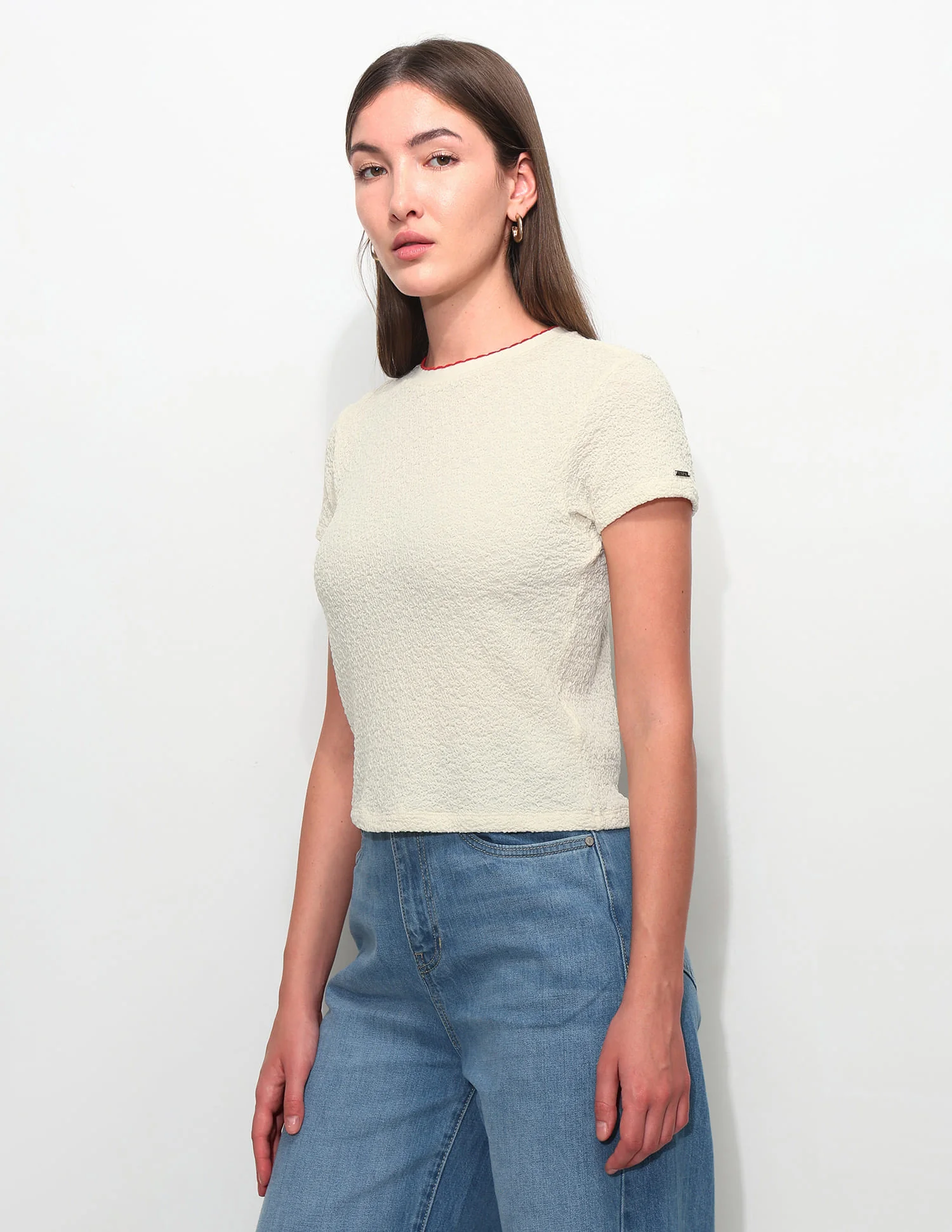 Fitted Textured T-Shirt - Image 4