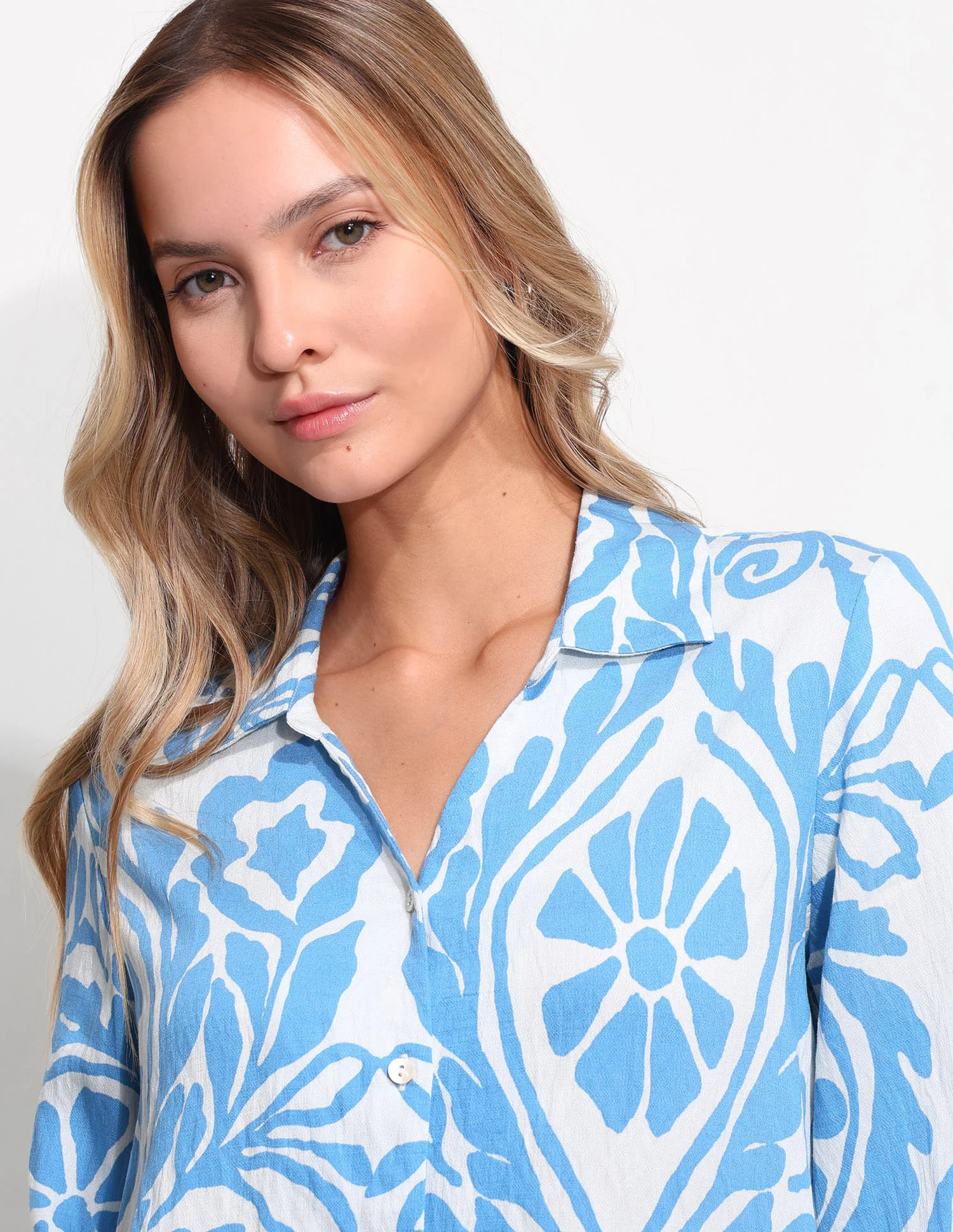 Floral Printed Regular Fit Shirt - Image 7