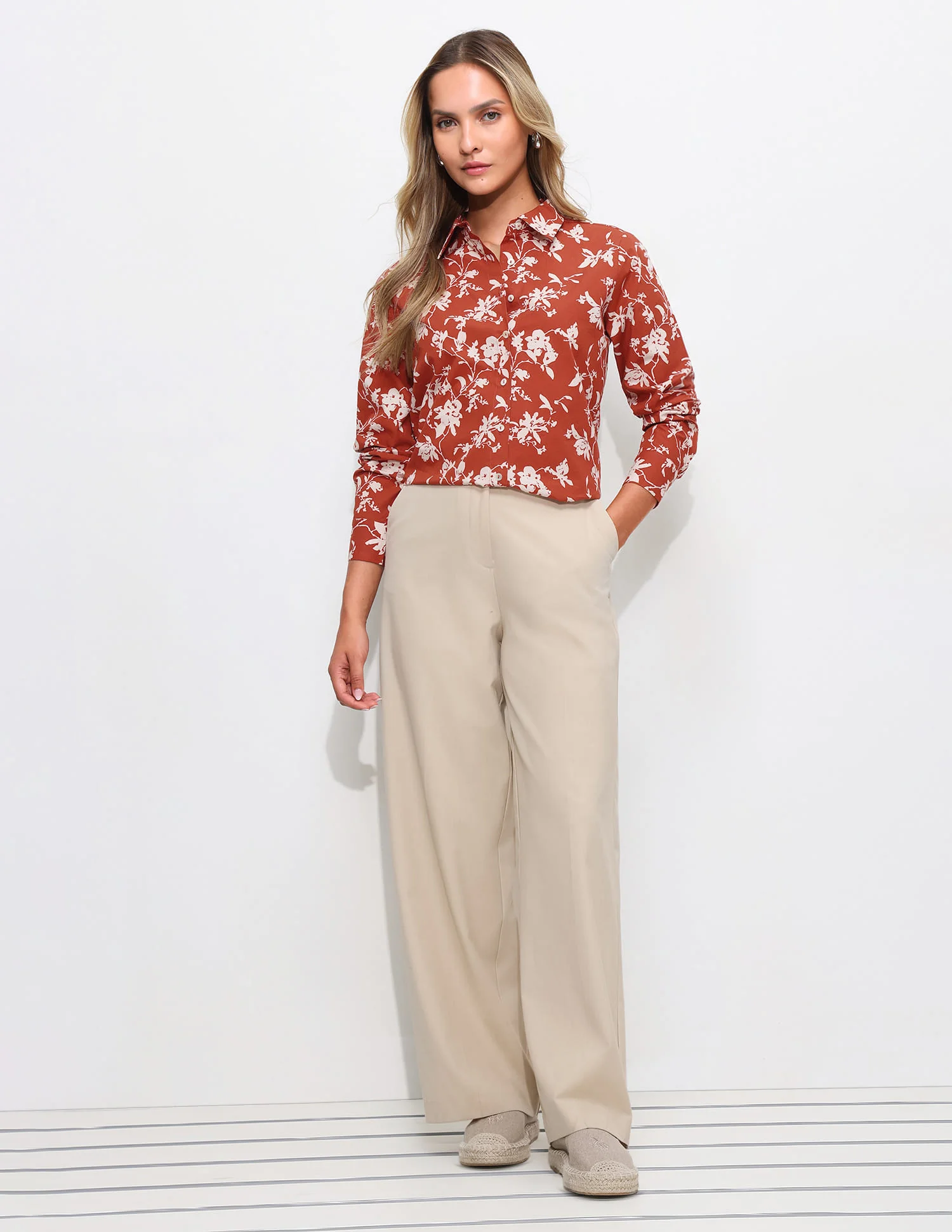 Floral Printed Regular Fit Shirt - Image 3