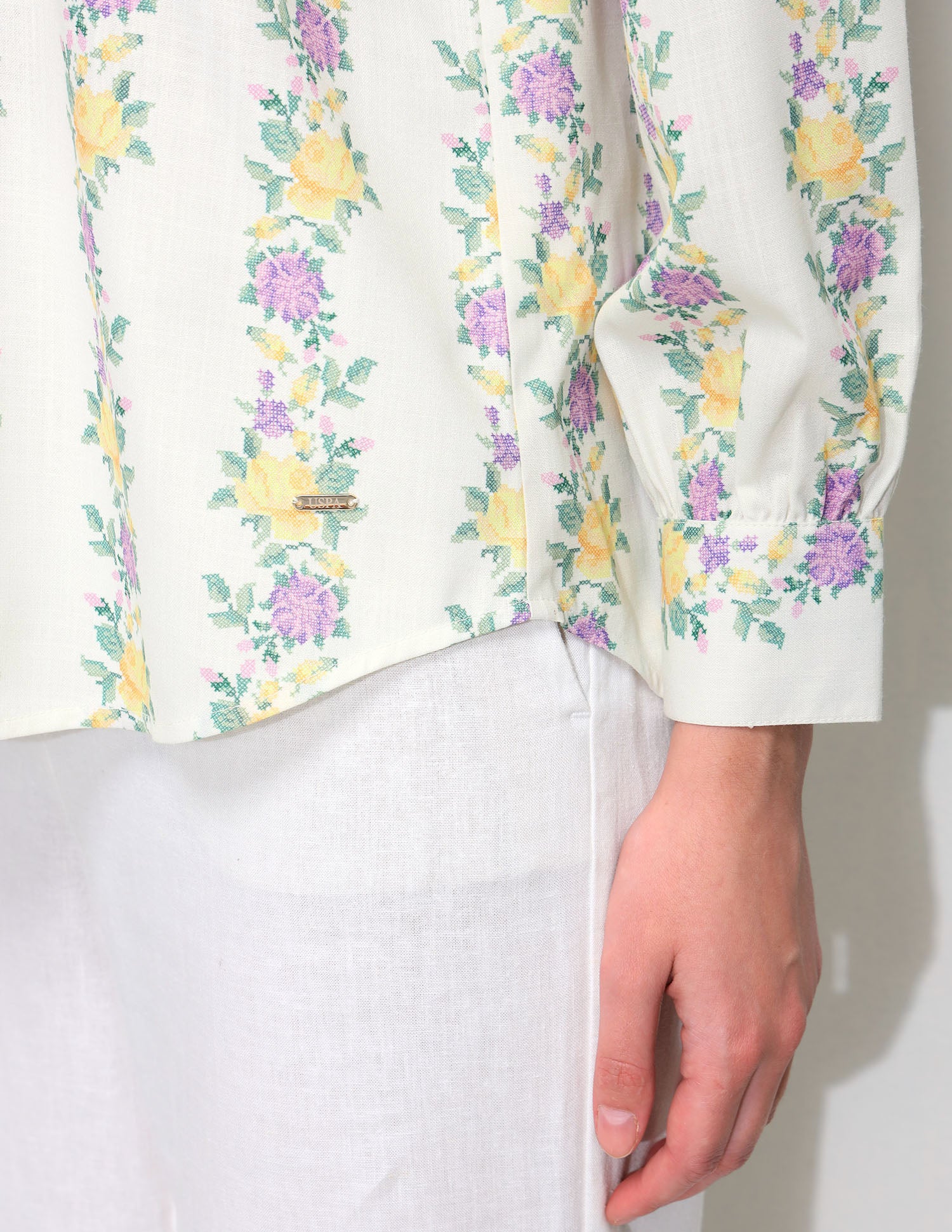Floral Printed Regular Fit Shirt - Image 9