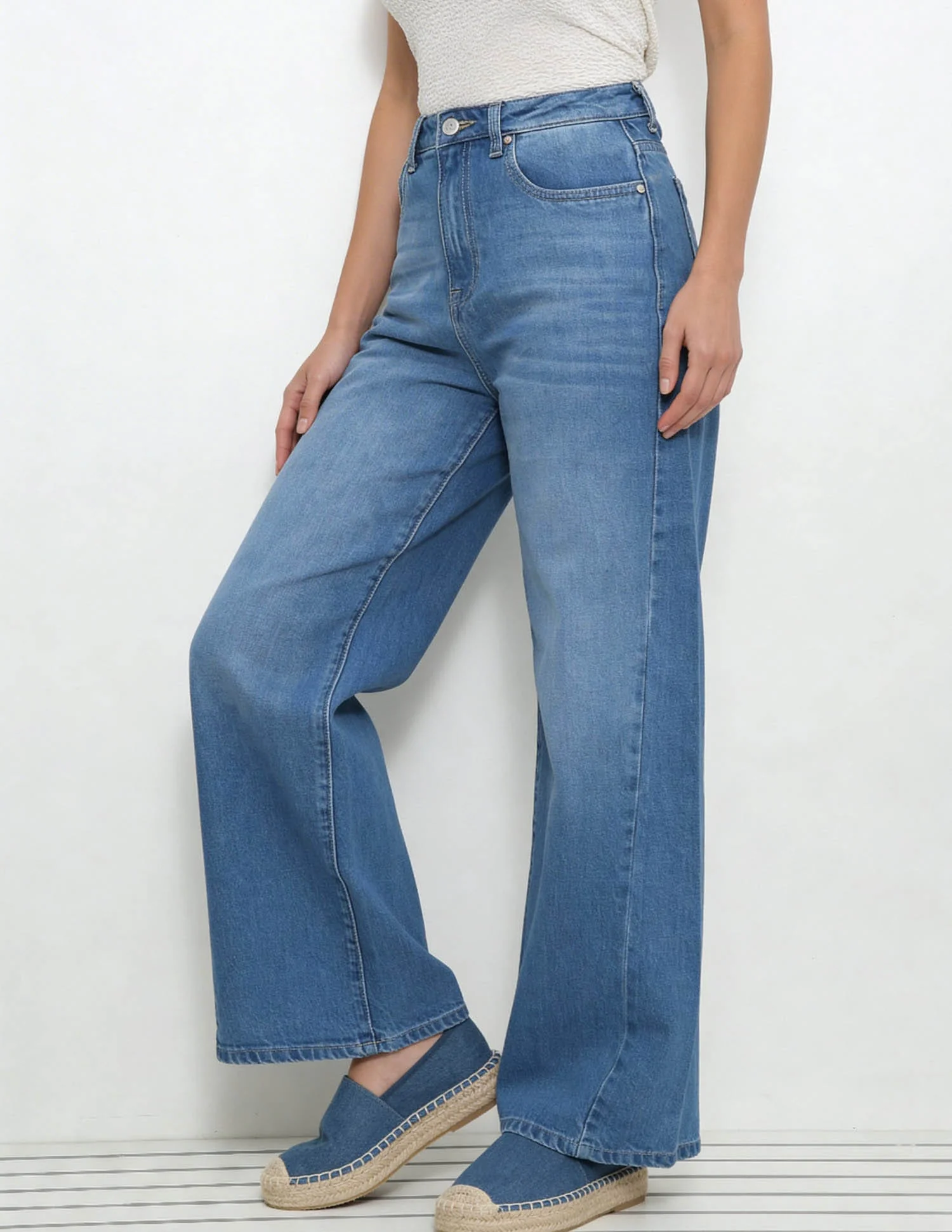 High Rise Baggy Fit Jeans - Image 4