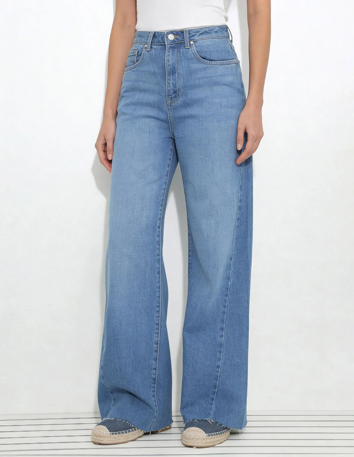 High Rise Baggy Fit Jeans - Image 4