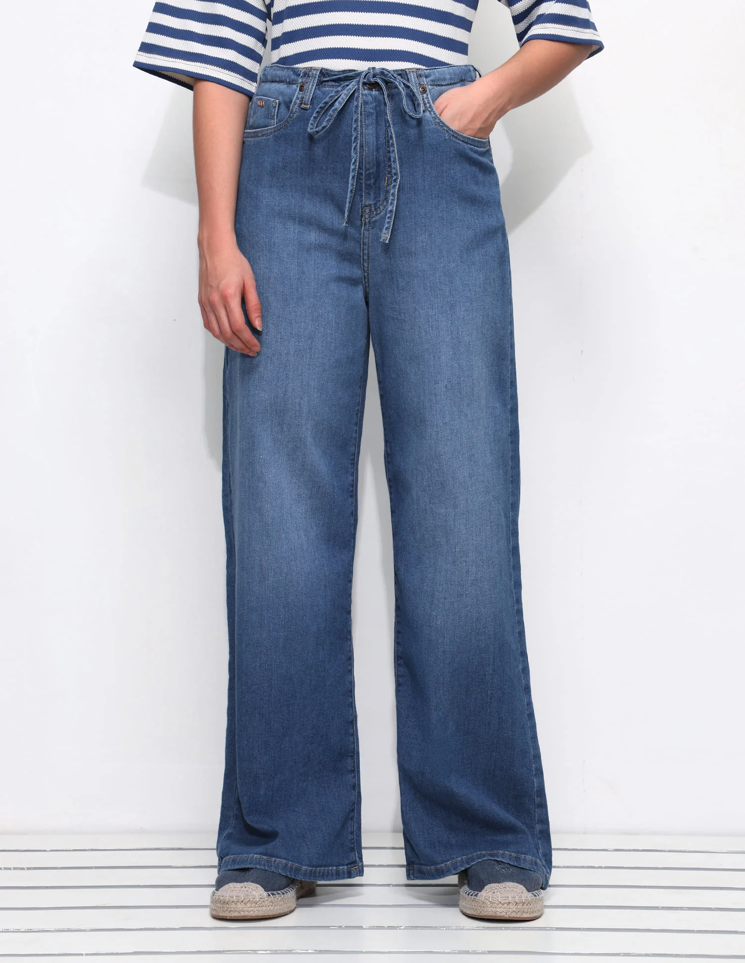 High Rise Baggy Fit Tie Up Jeans - Image 6