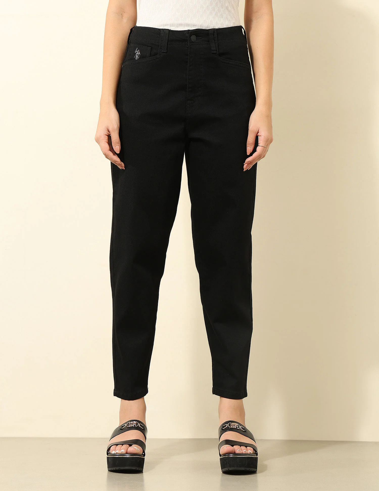 High Rise Carrot Fit Cargo Jeans - Image 6