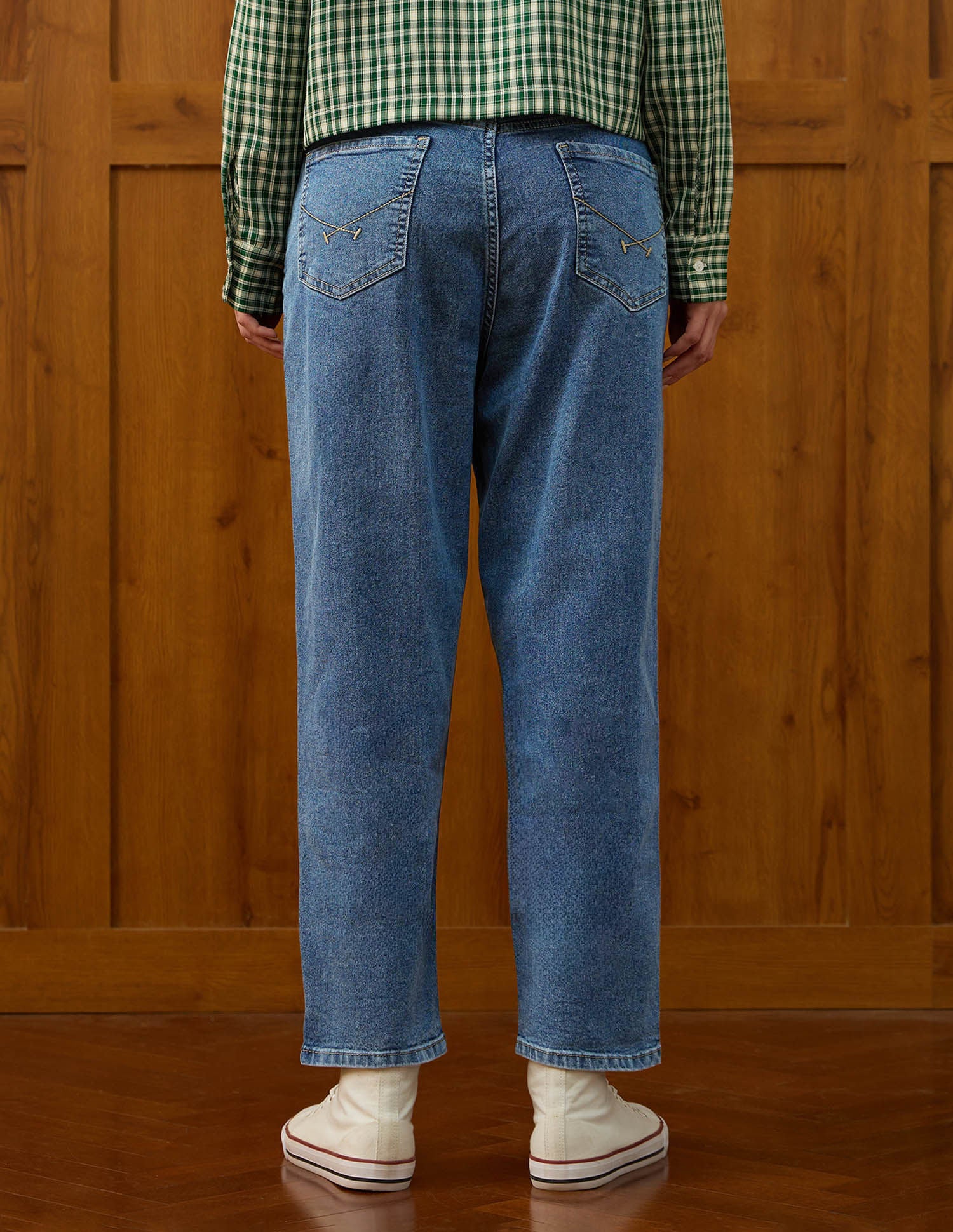 High Rise Carrot Fit Jeans - Image 5