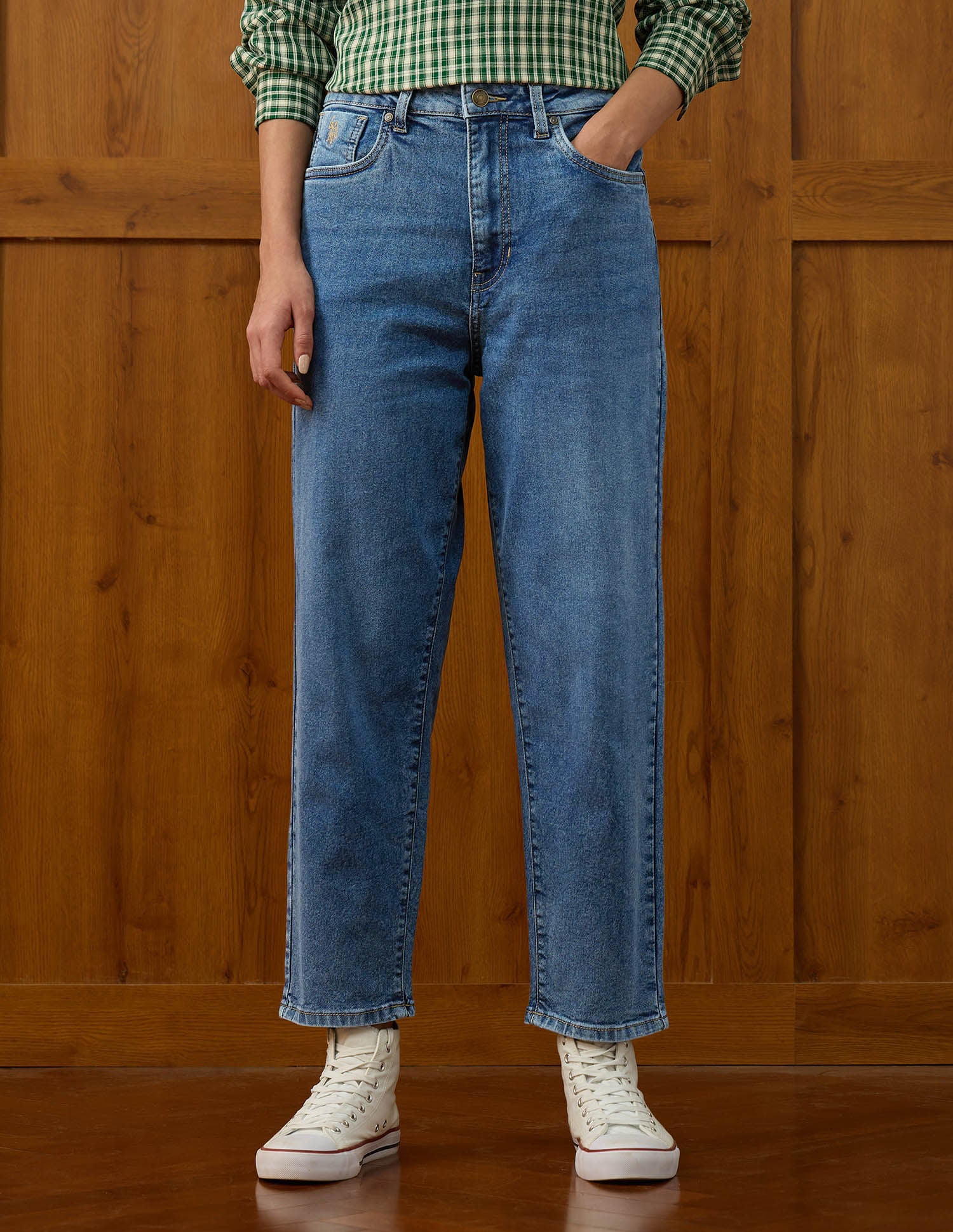 High Rise Carrot Fit Jeans - Image 6