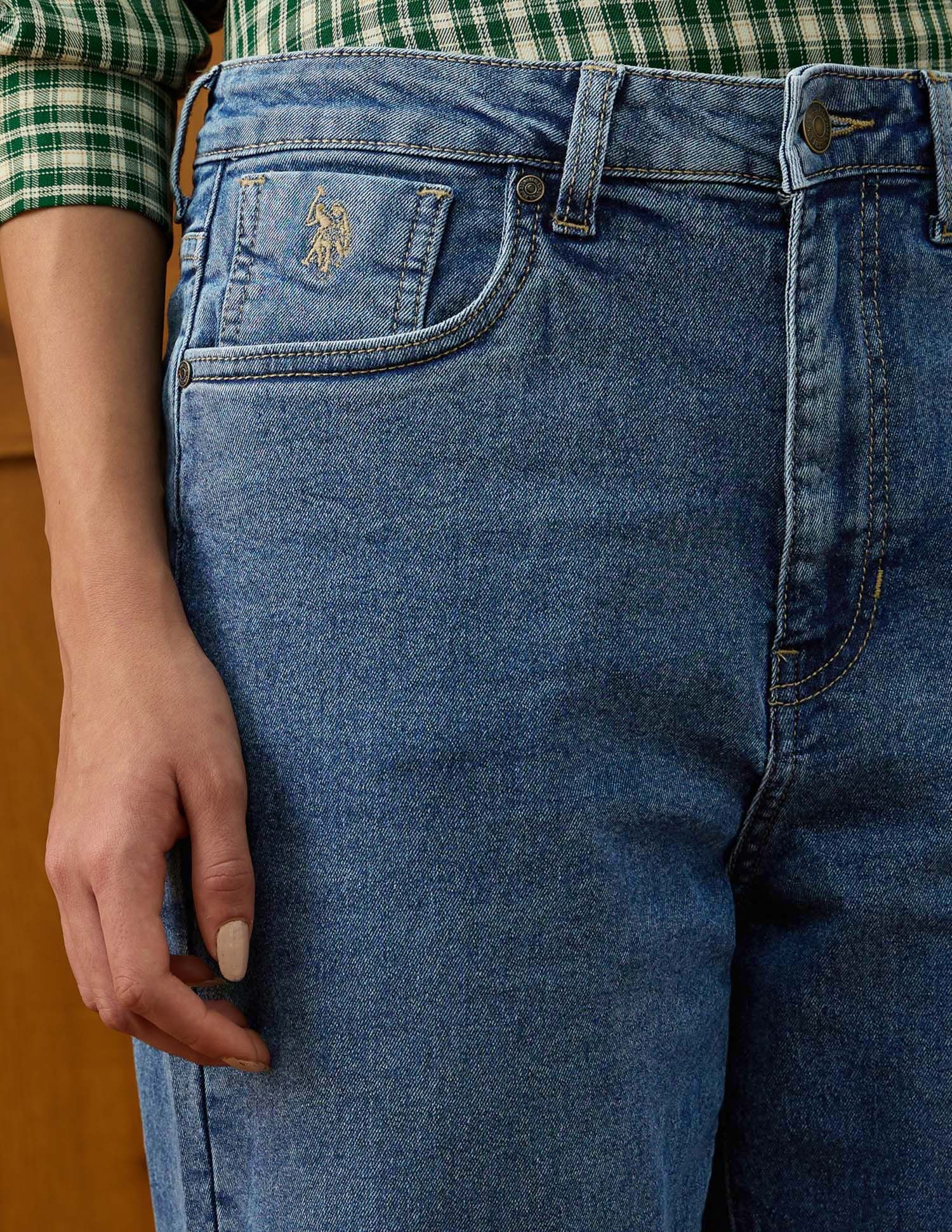 High Rise Carrot Fit Jeans - Image 7