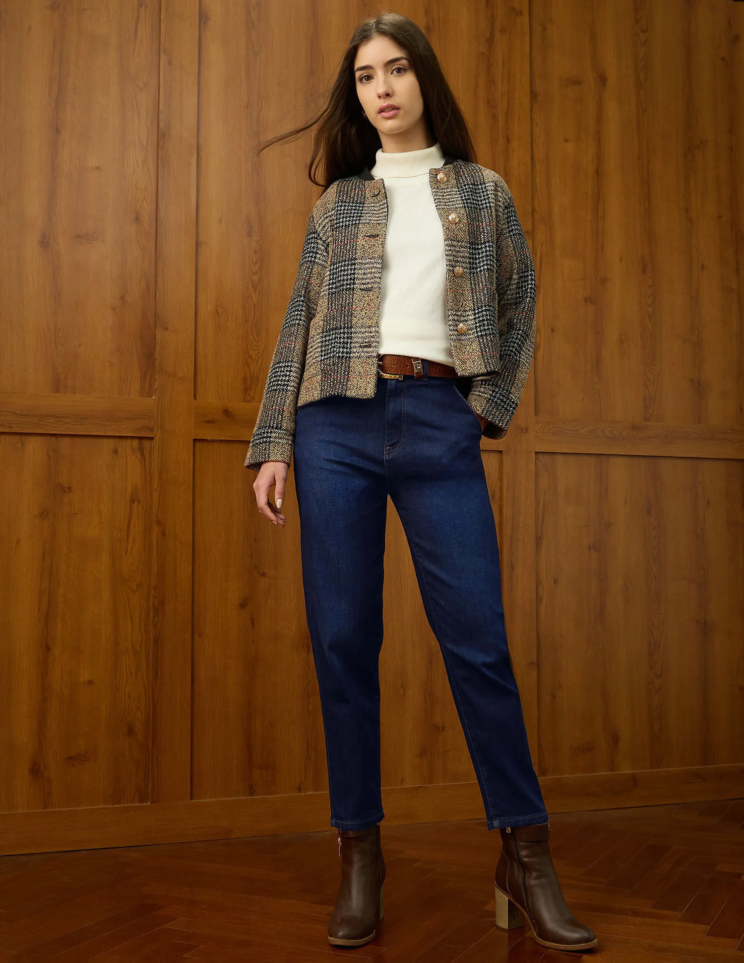 High Rise Carrot Fit Jeans - Image 3