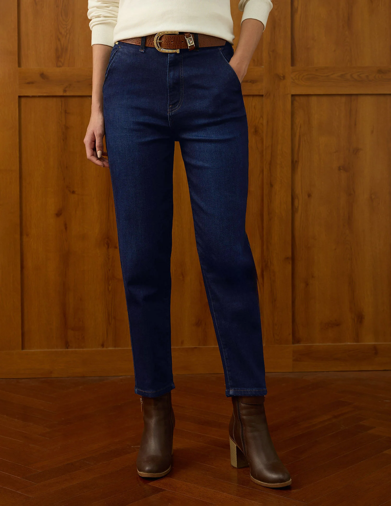 High Rise Carrot Fit Jeans - Image 6