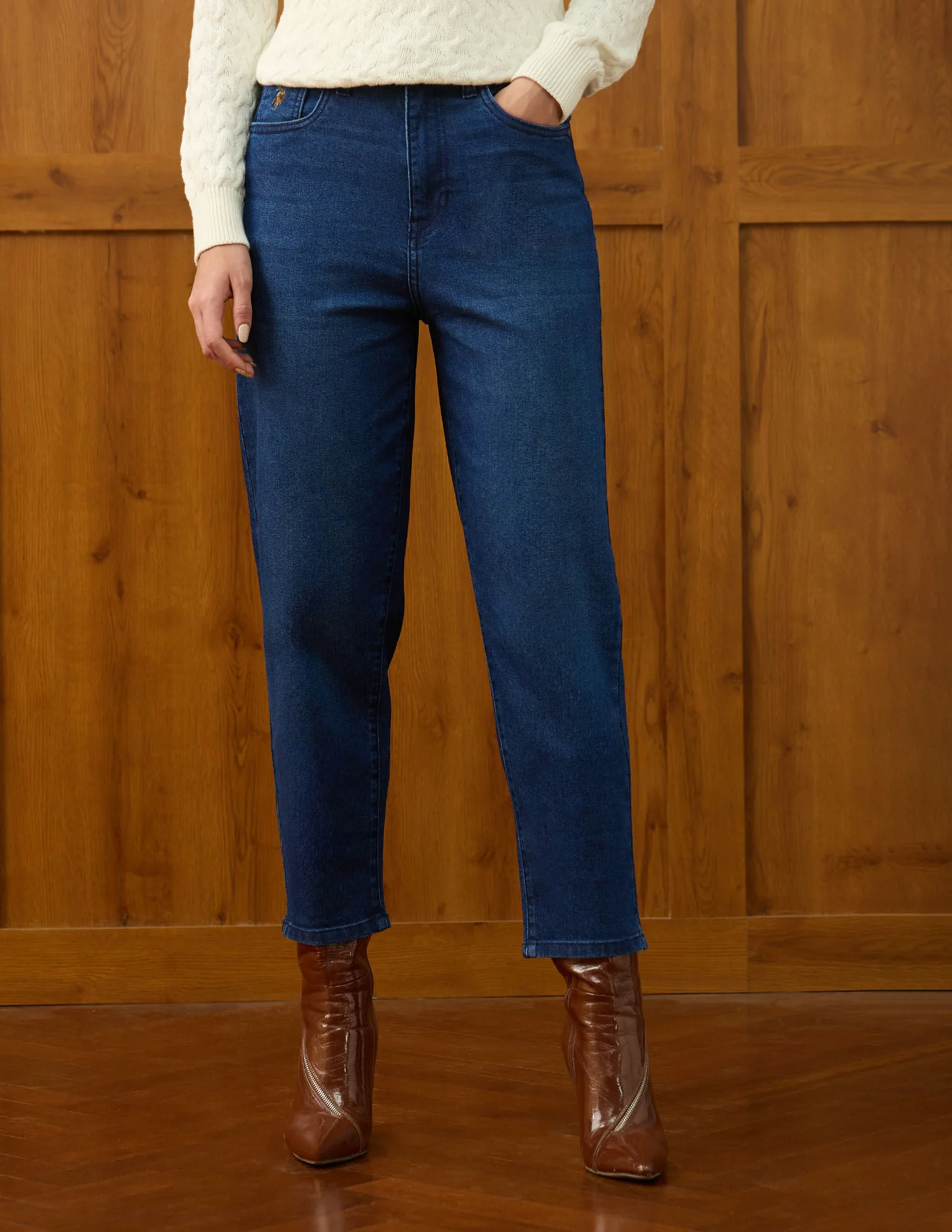 High Rise Carrot Fit Jeans - Image 6