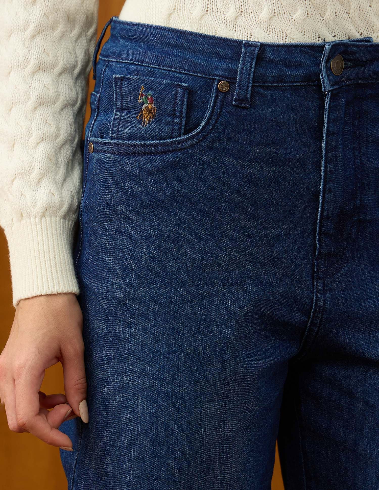 High Rise Carrot Fit Jeans - Image 7