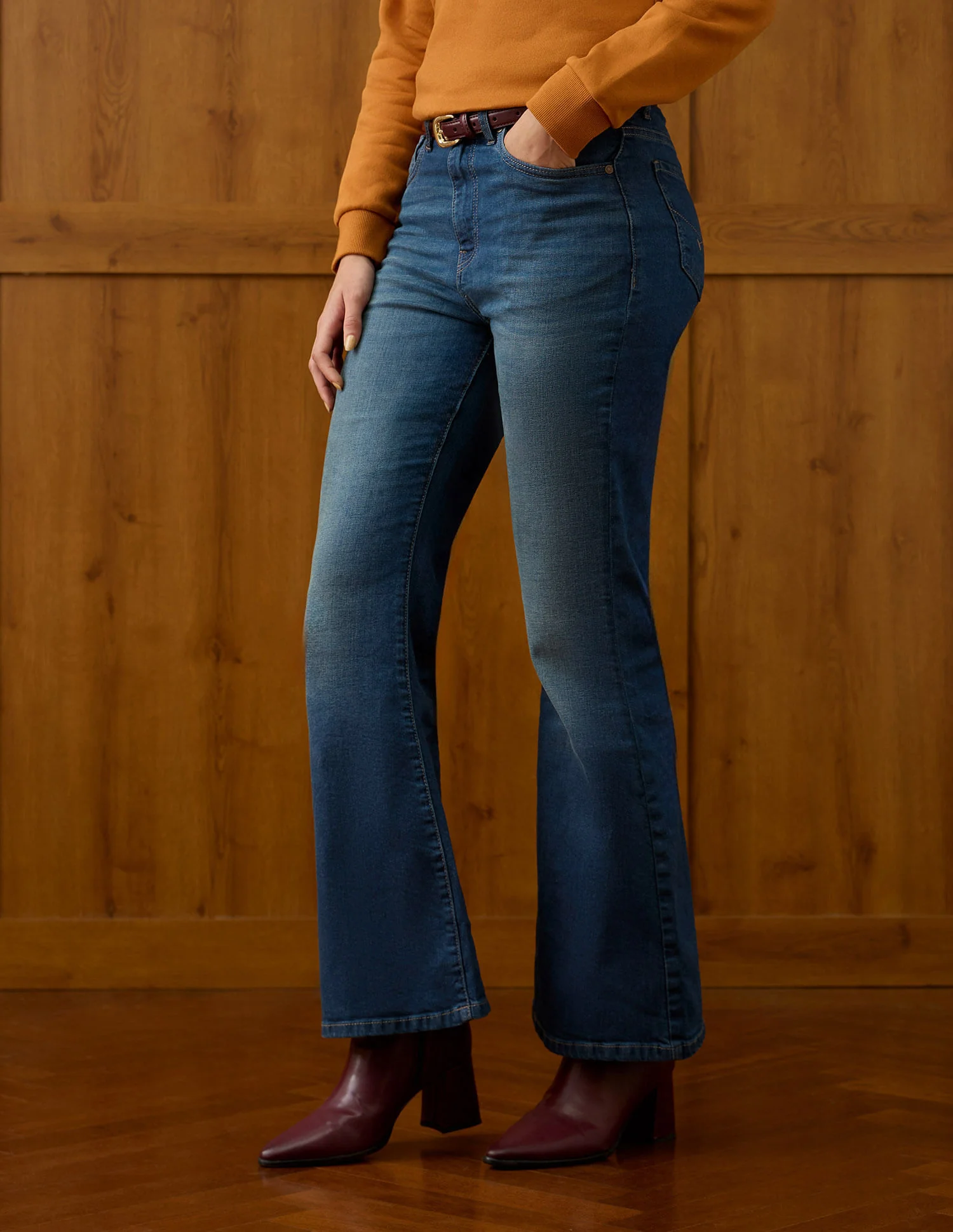 High Rise Extreme Flare Fit Jeans - Image 4