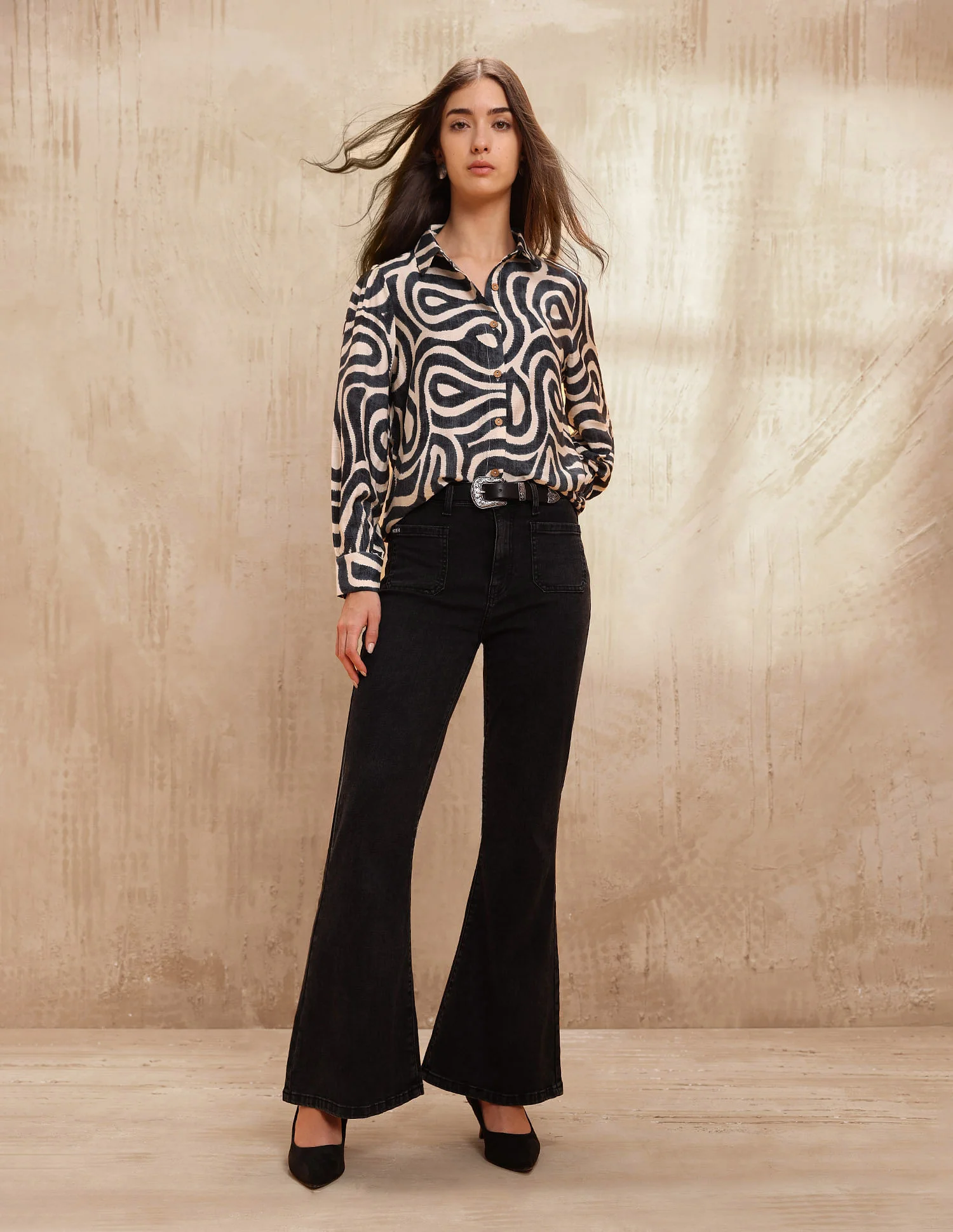 High Rise Extreme Flare Fit Jeans - Image 3
