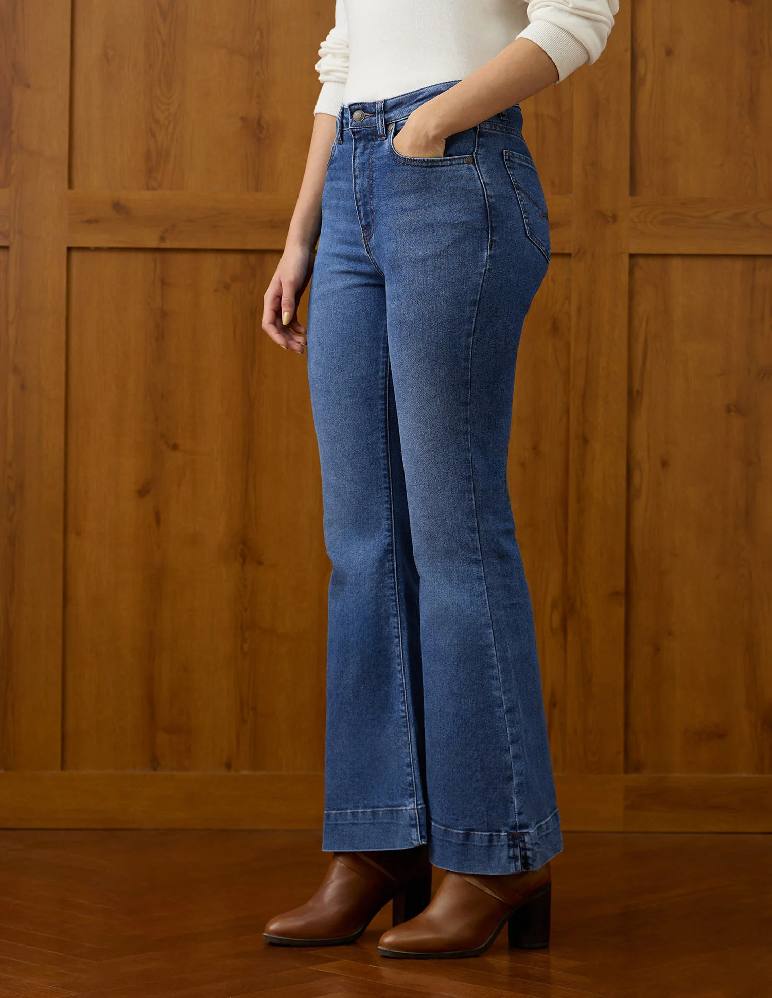 High Rise Extreme Flare Fit Jeans - Image 4
