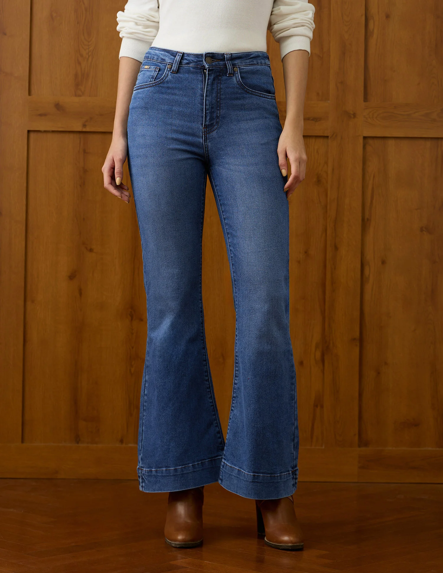 High Rise Extreme Flare Fit Jeans - Image 6