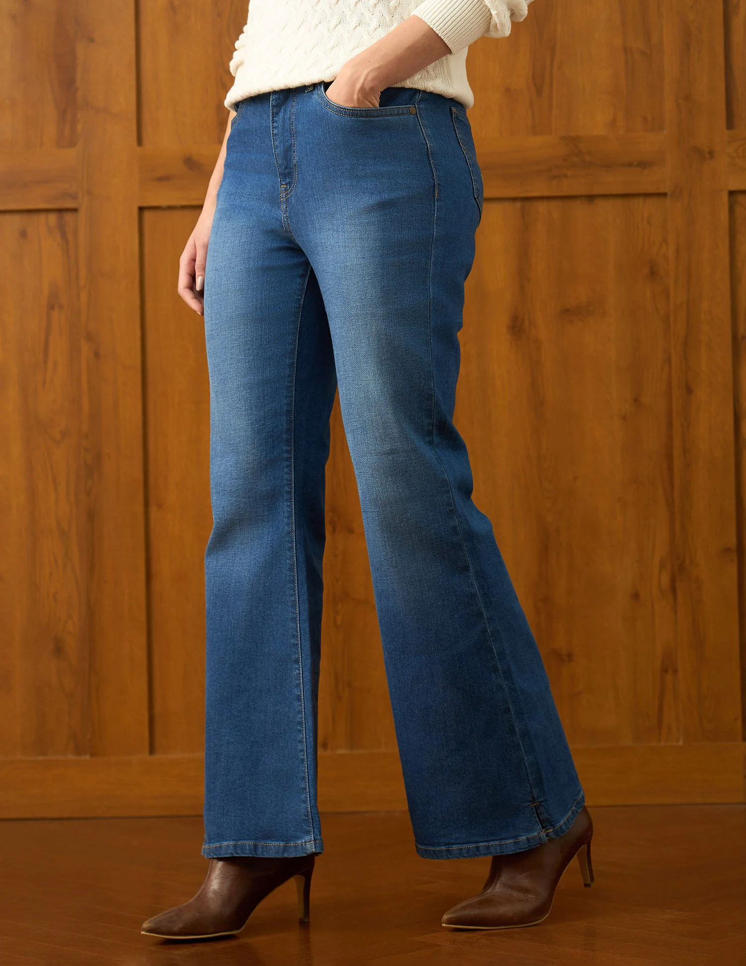 High Rise Extreme Flare Fit Jeans - Image 4