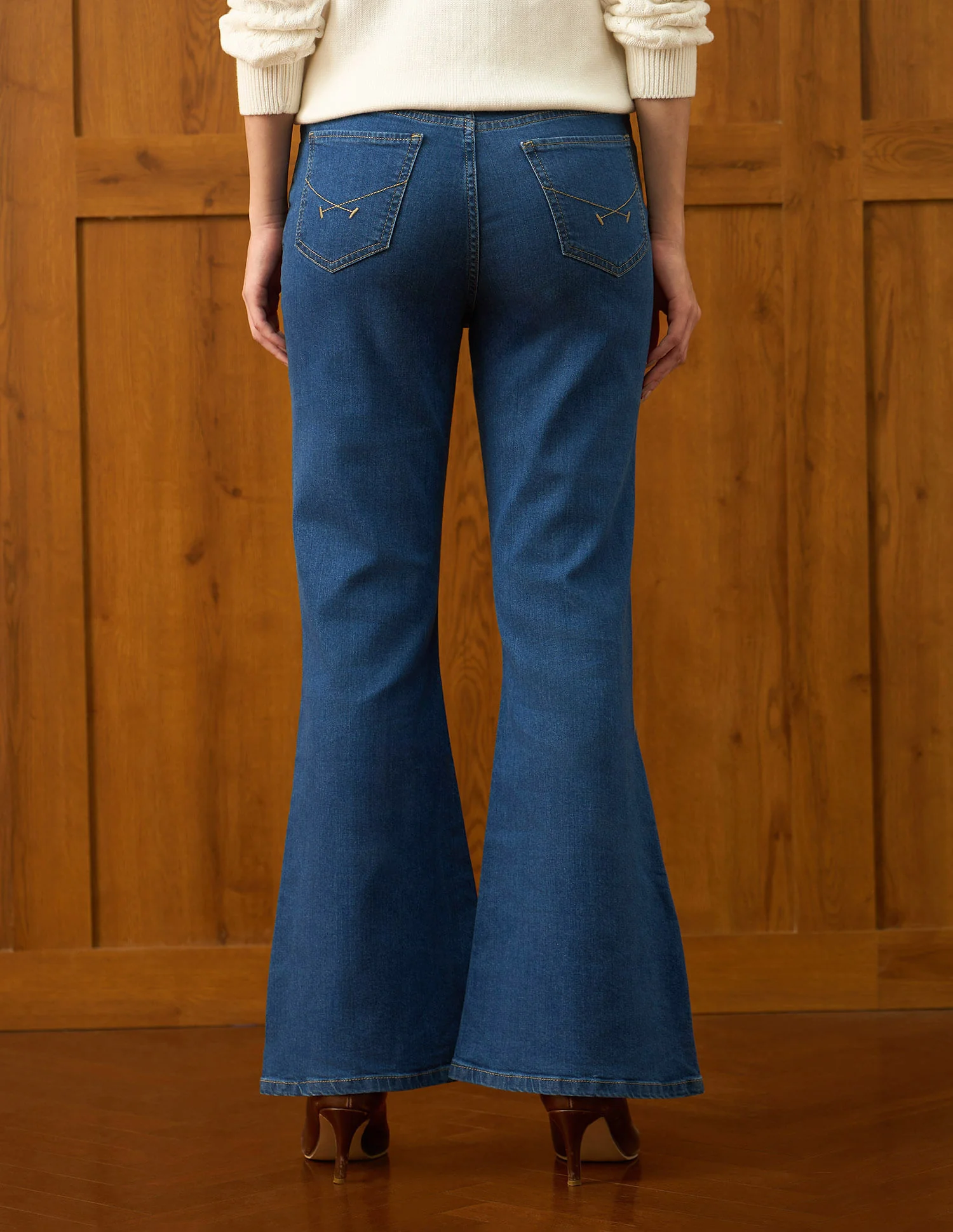 High Rise Extreme Flare Fit Jeans - Image 5
