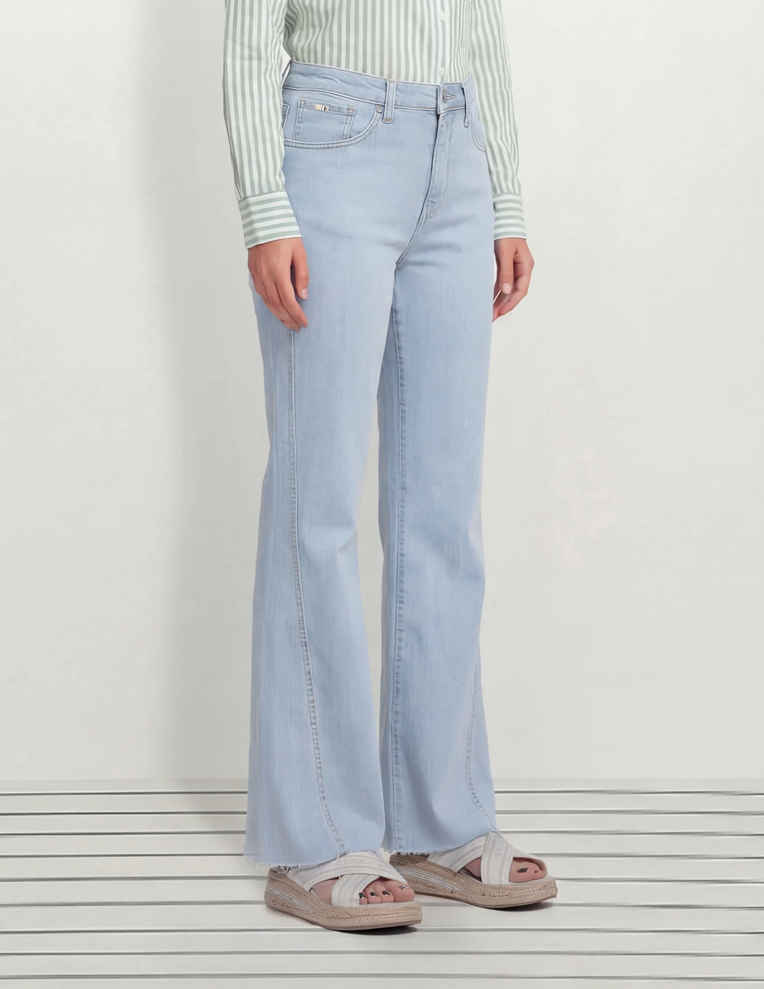 High Rise Extreme Flared Fit Jeans - Image 3