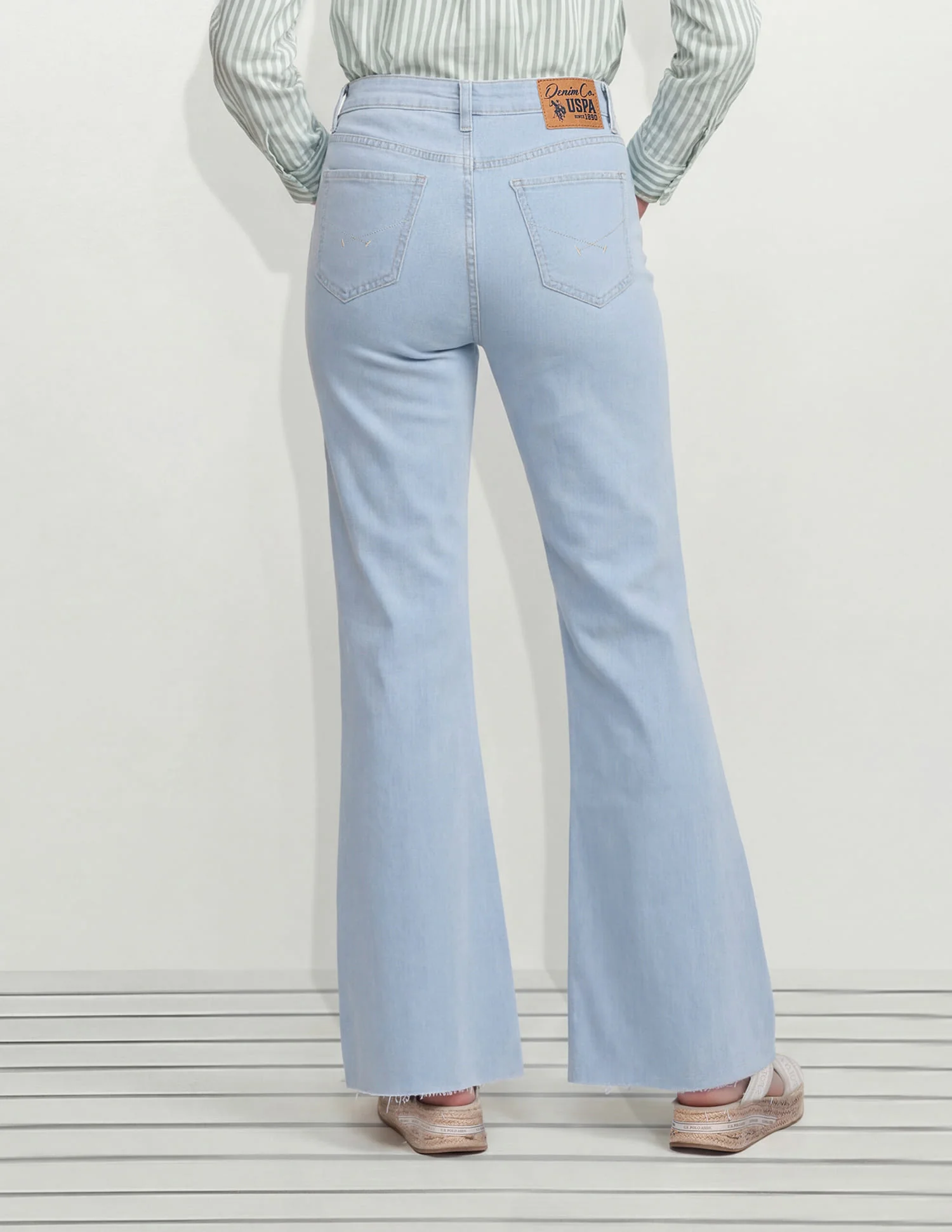 High Rise Extreme Flared Fit Jeans - Image 4