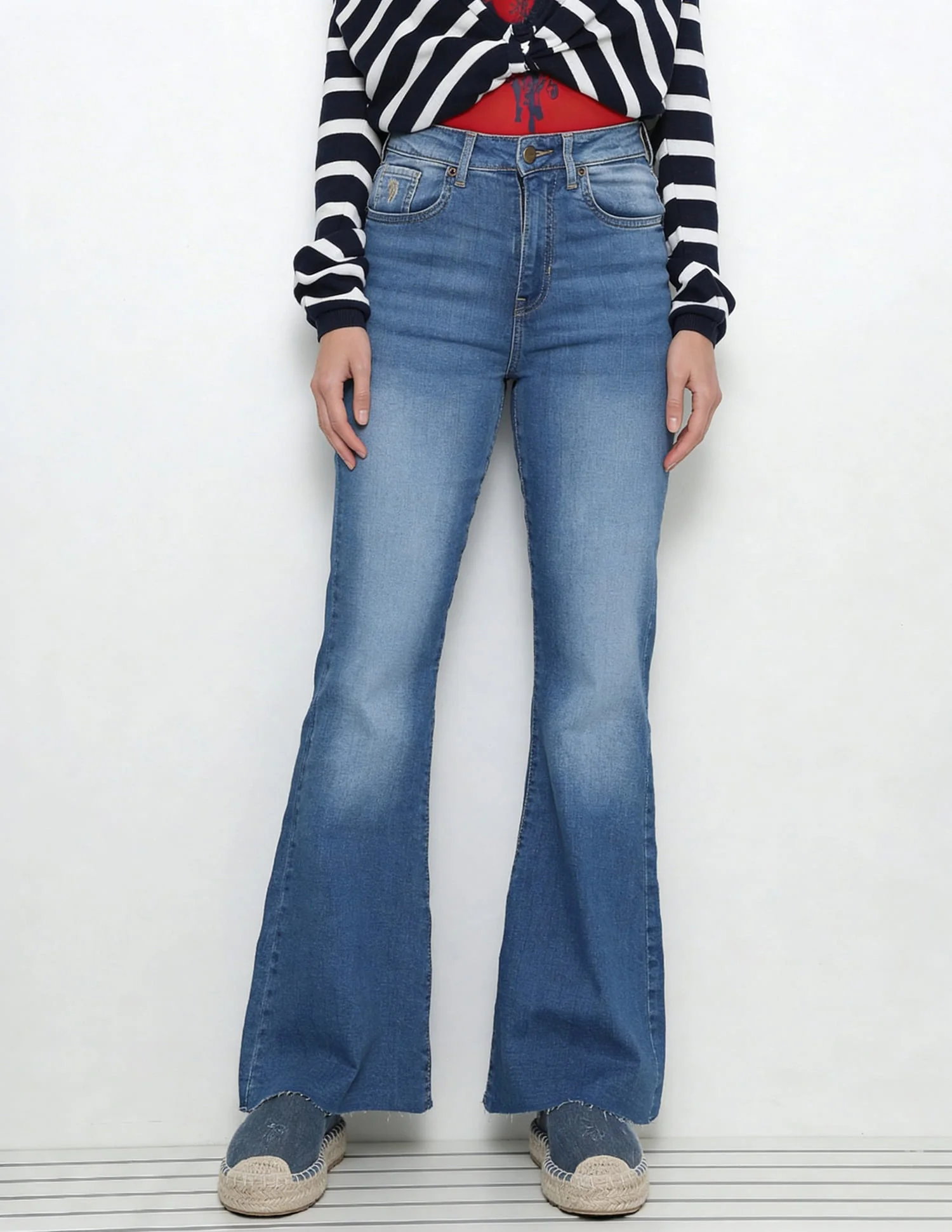 High Rise Extreme Flared Fit Jeans - Image 5