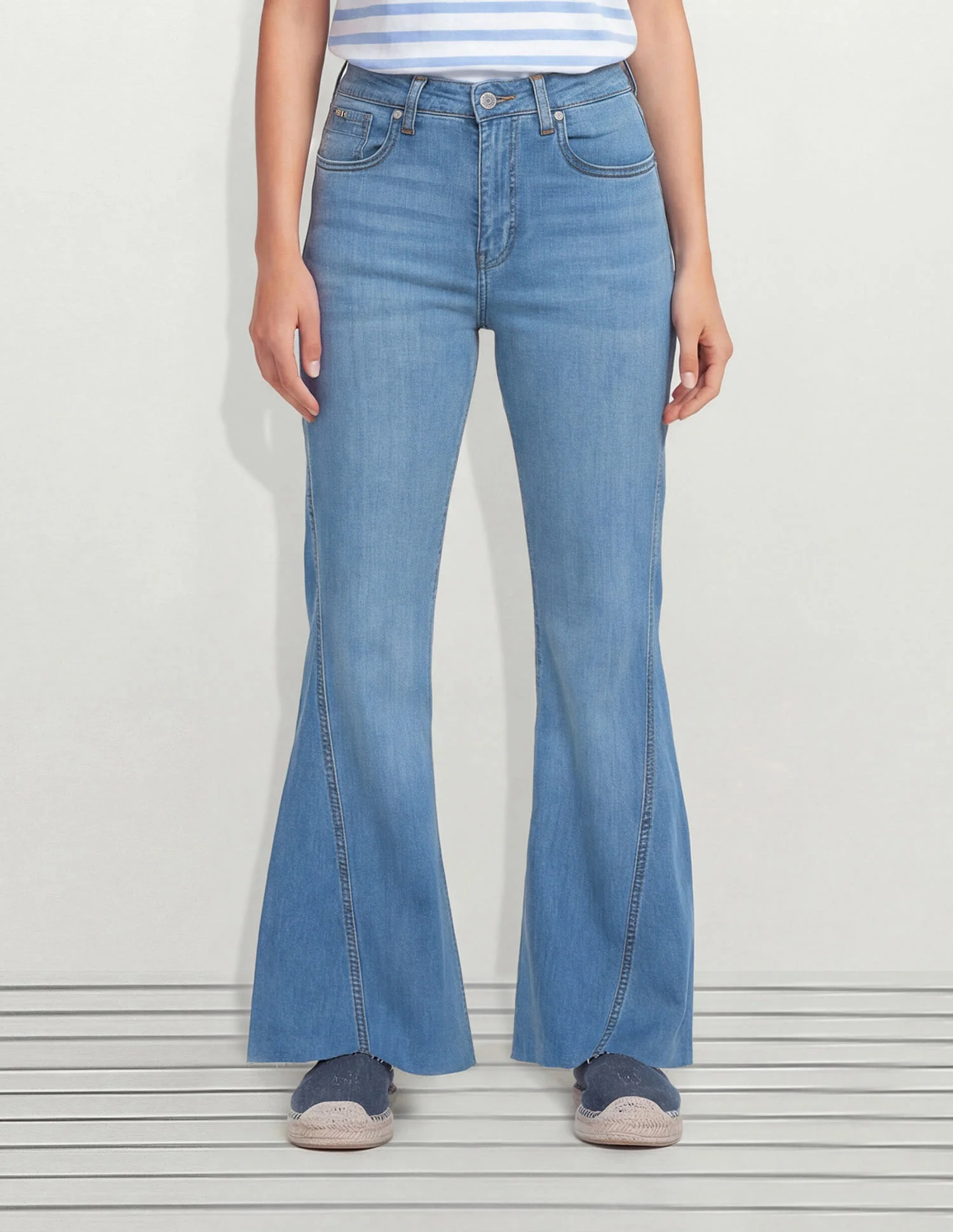 High Rise Extreme Flared Fit Jeans - Image 5
