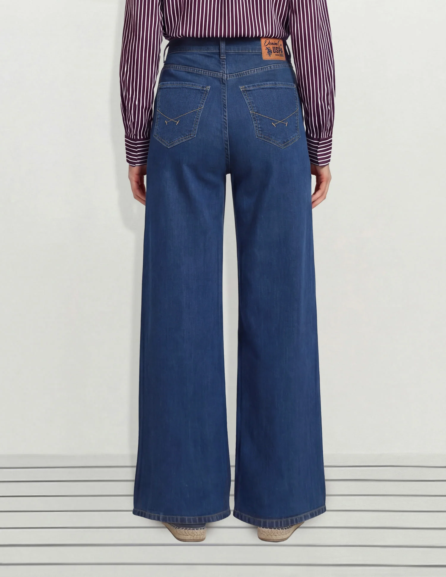High Rise Flared Fit Jeans - Image 4