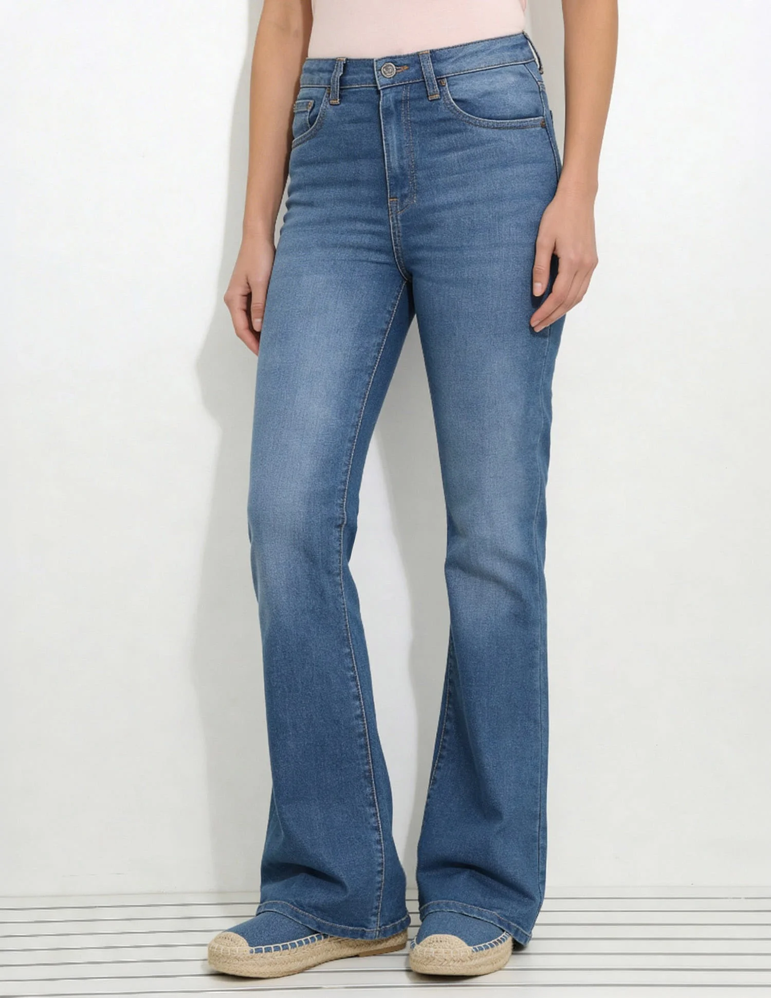 High Rise Flared Fit Jeans - Image 4