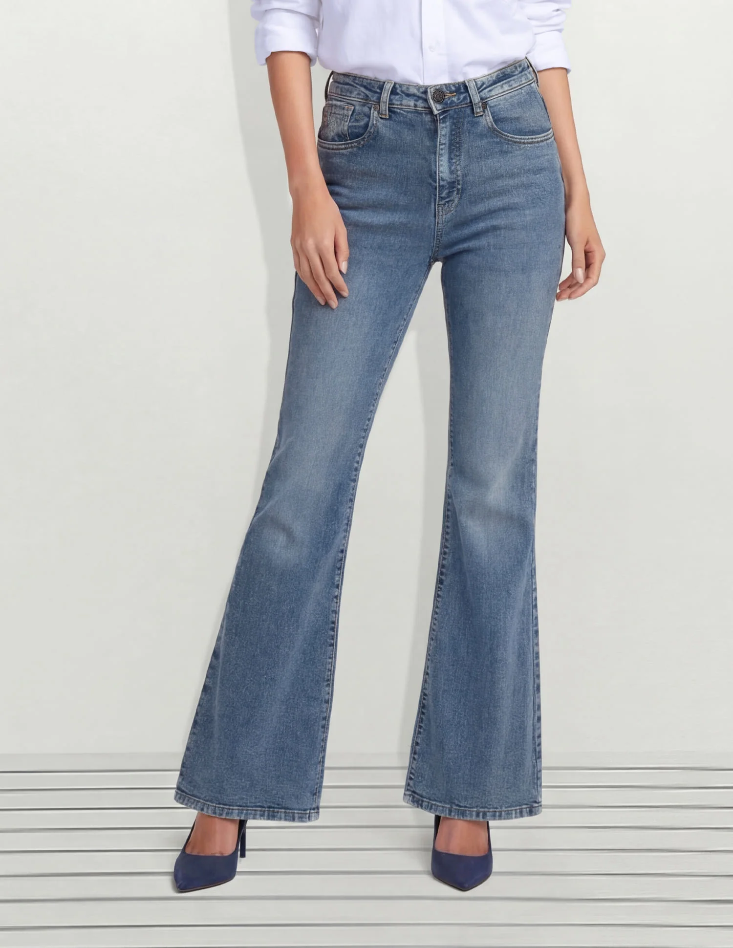 High Rise Flared Fit Jeans - Image 5