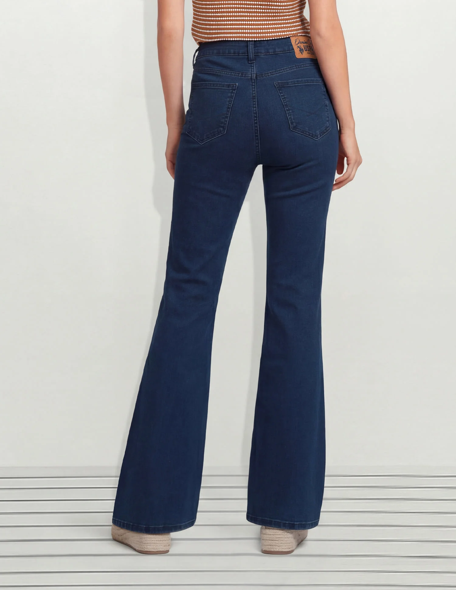 High Rise Flared Fit Jeans - Image 4