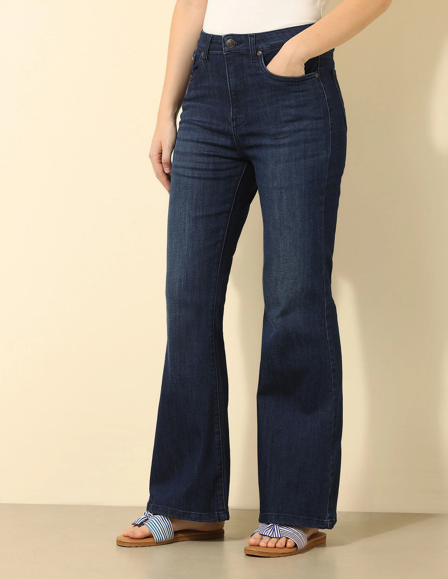 High Rise Flared Fit Jeans - Image 4