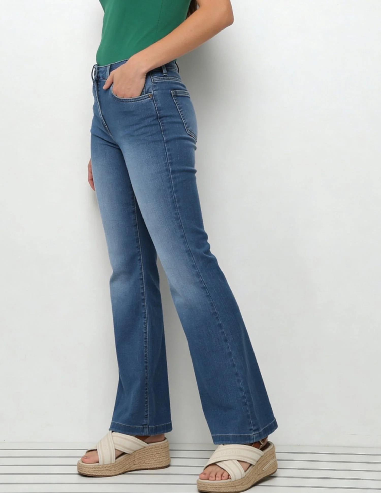 High Rise Flared Fit Jeans - Image 4