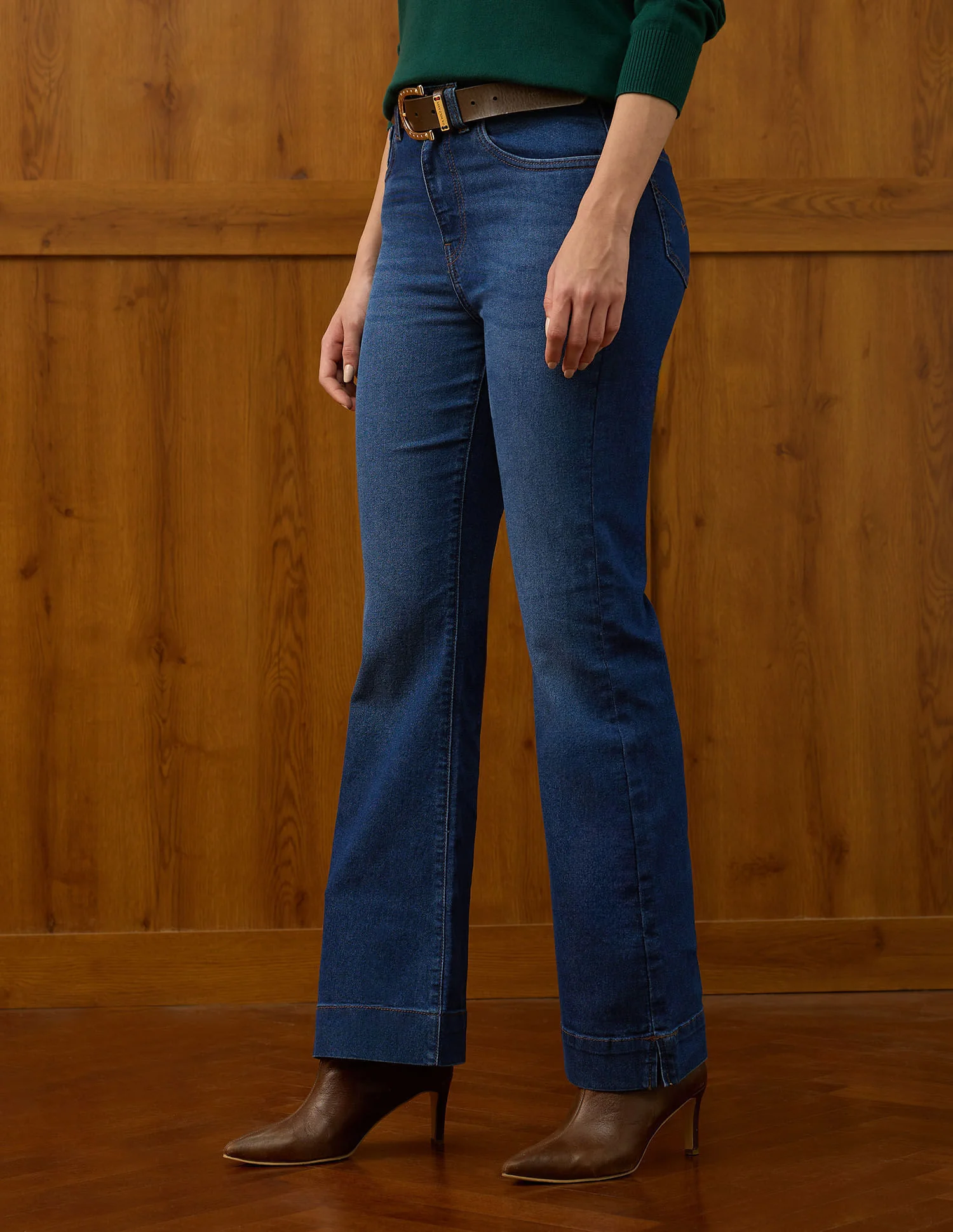 High Rise Flared Fit Jeans - Image 4