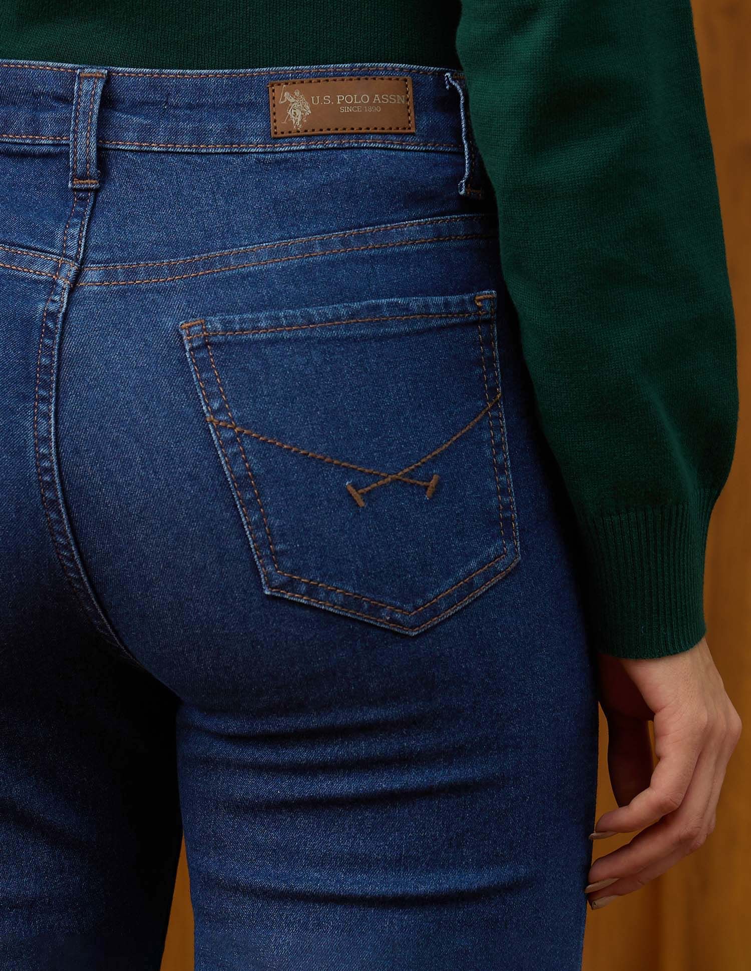 High Rise Flared Fit Jeans - Image 8