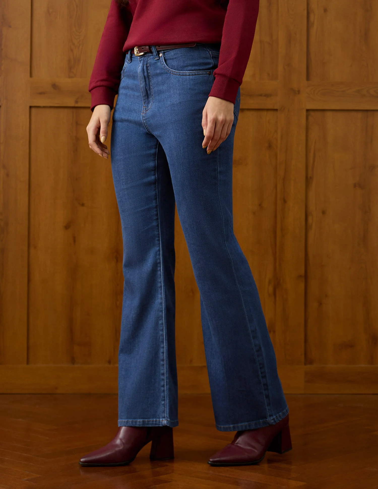 High Rise Flared Fit Jeans - Image 4