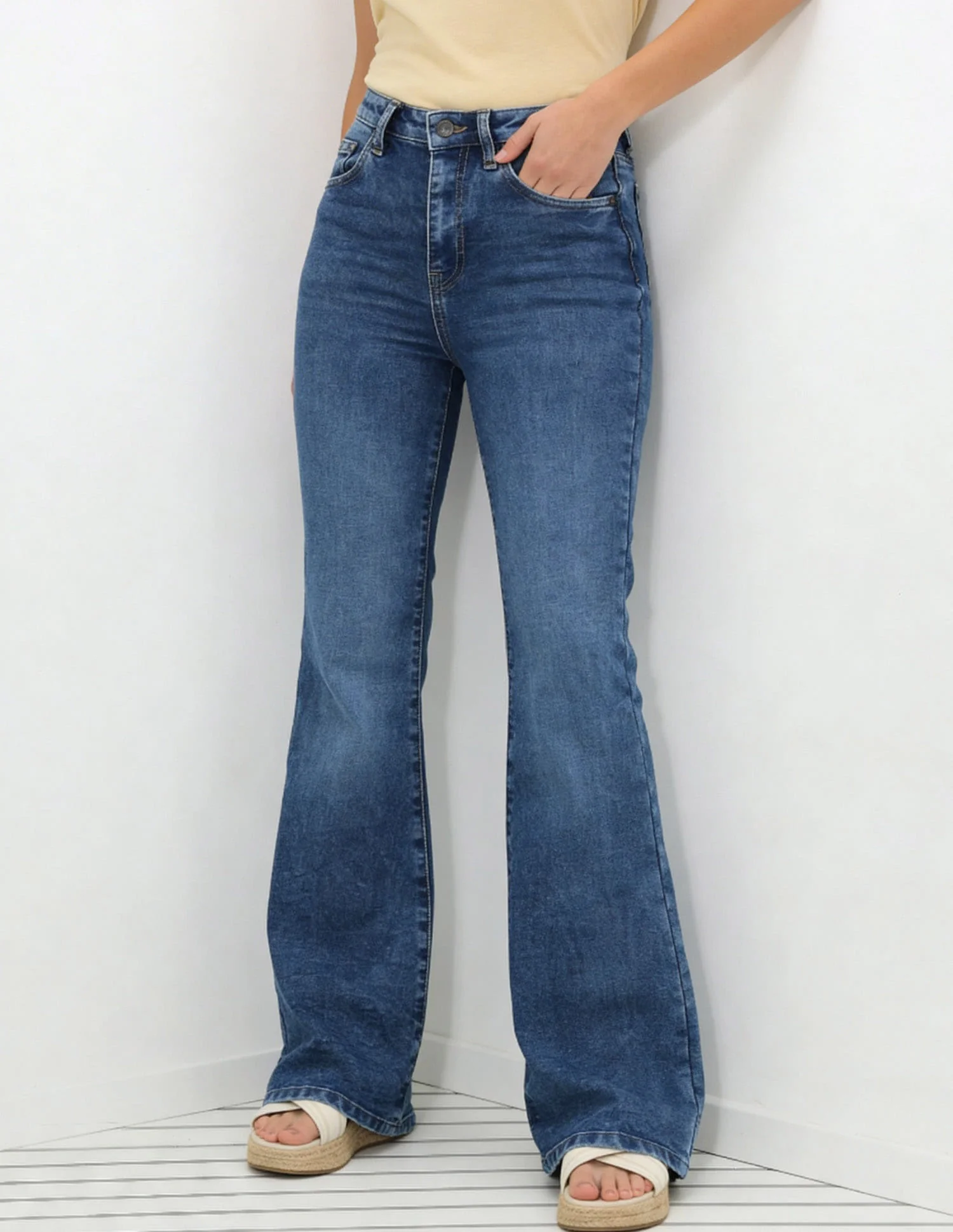 High Rise Flared Fit Jeans - Image 4