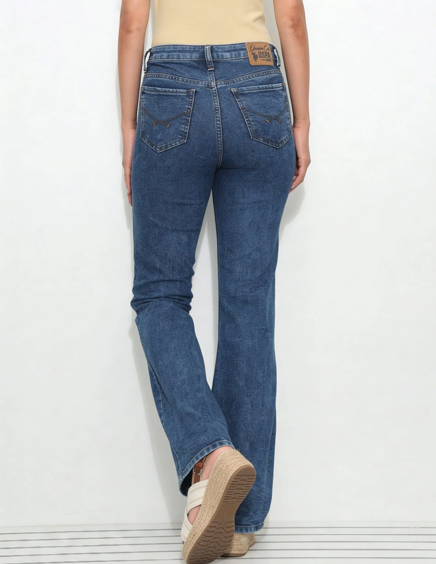 High Rise Flared Fit Jeans - Image 5