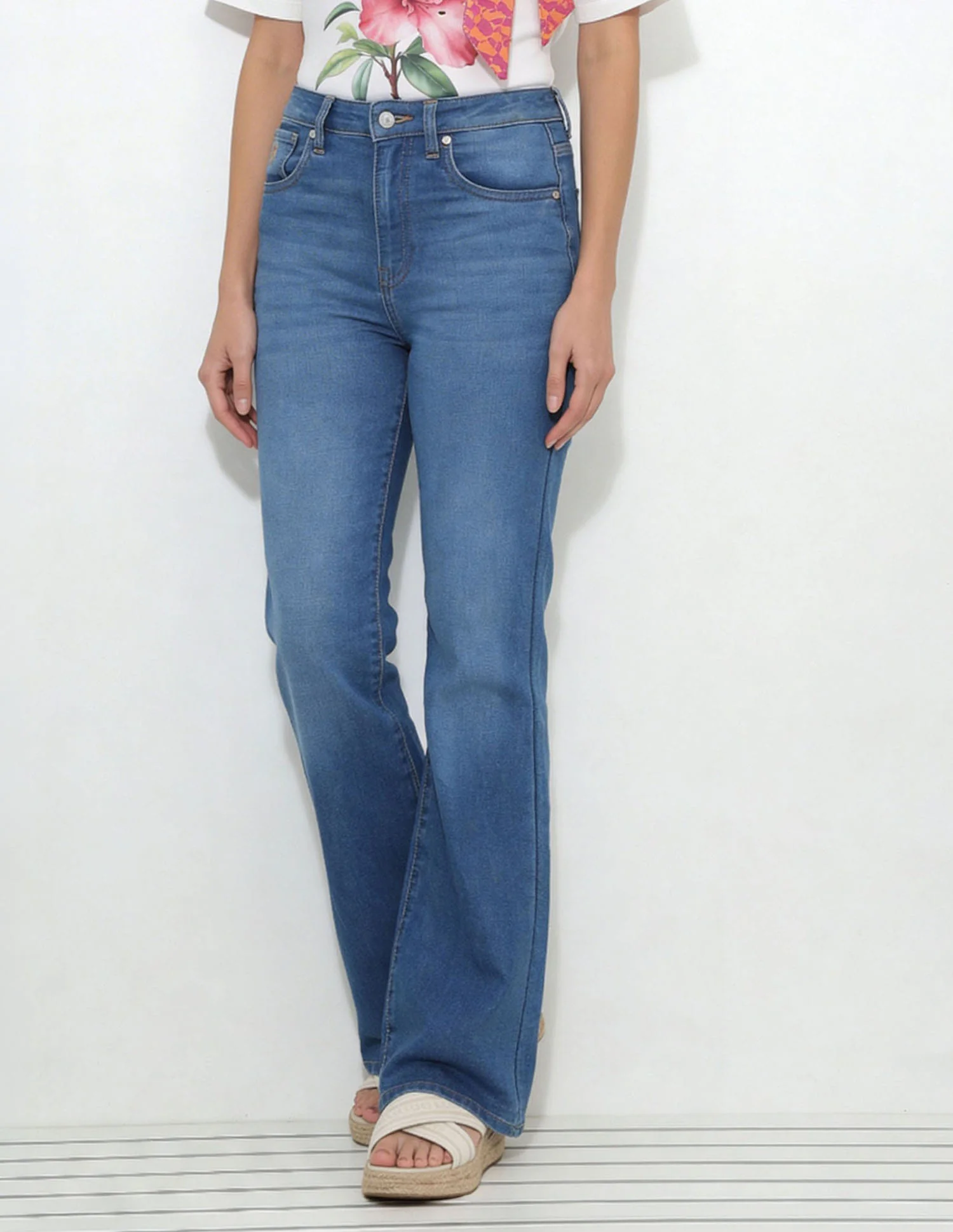 High Rise Flared Fit Jeans - Image 3