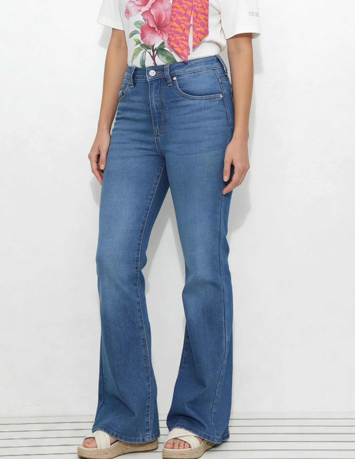 High Rise Flared Fit Jeans - Image 4