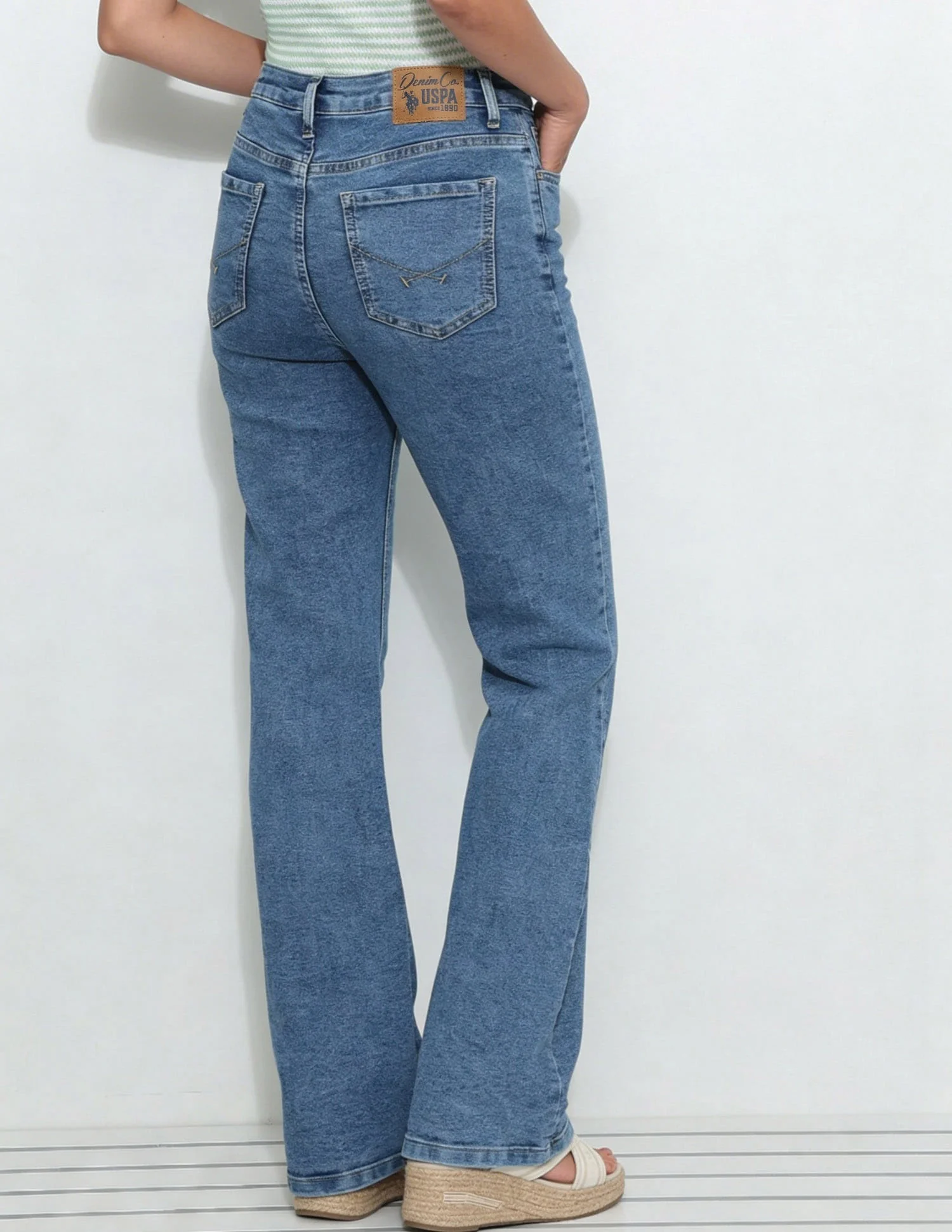 High Rise Flared Fit Jeans - Image 5